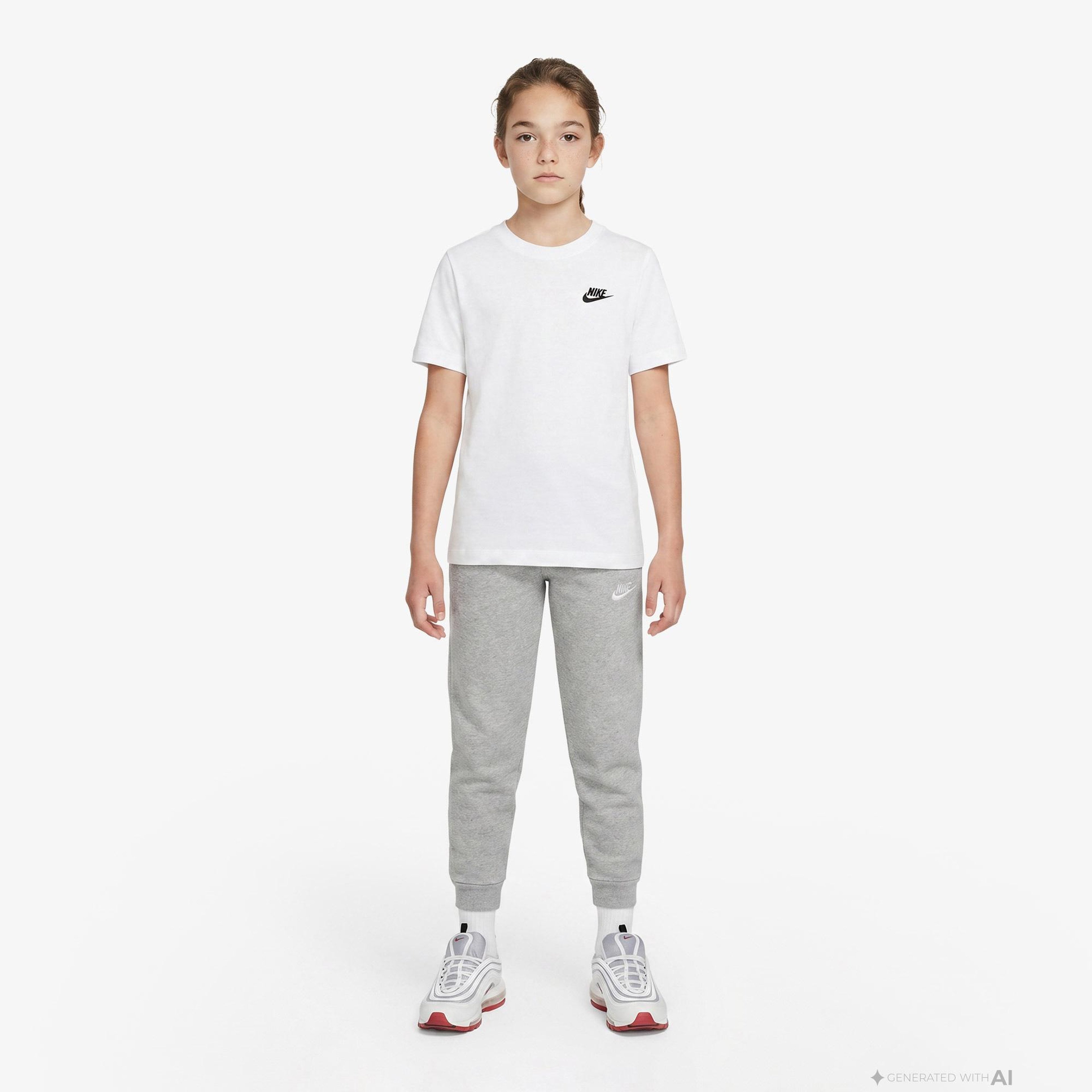 Nike Sportswear Futura Çocuk Beyaz T-Shirt