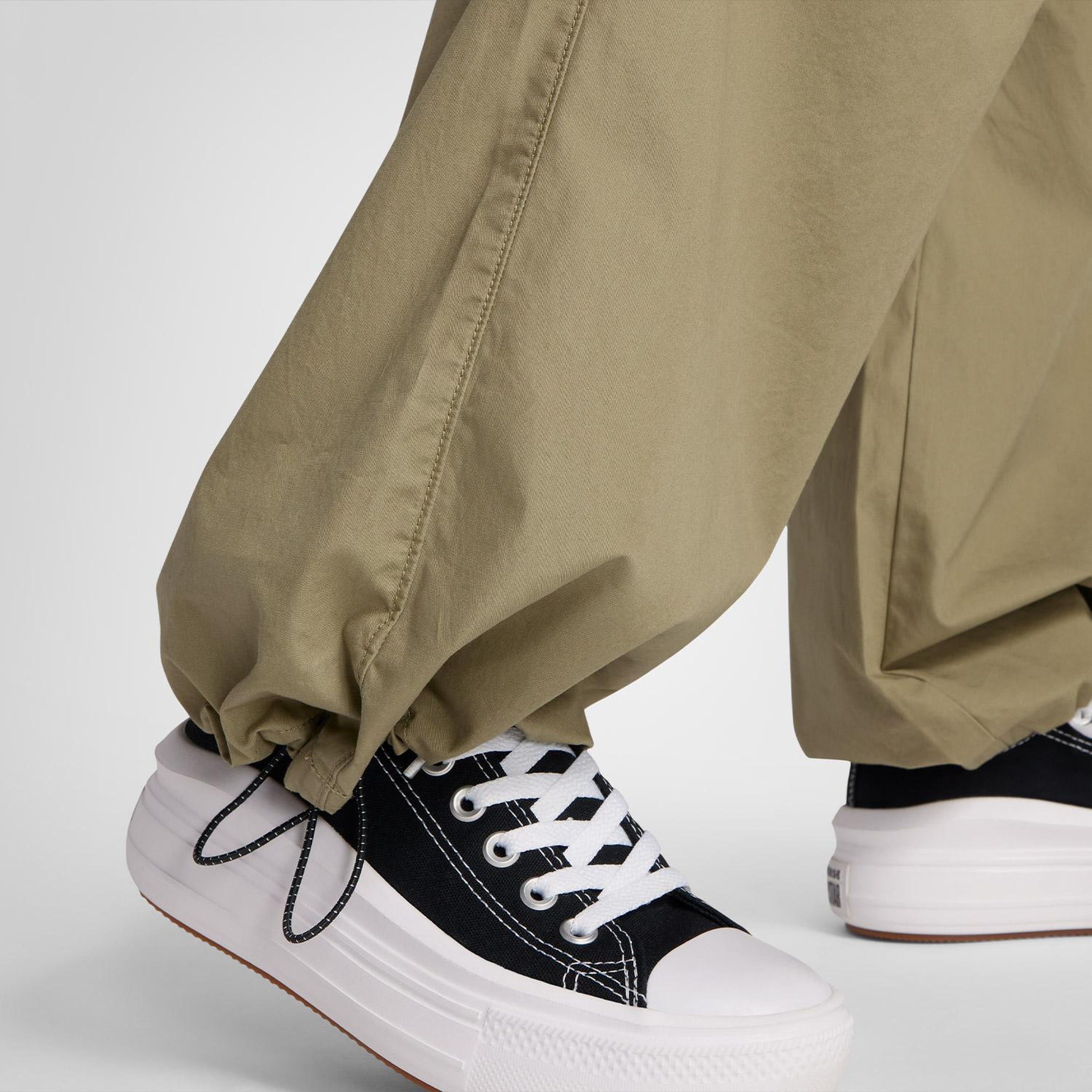 Converse Kadın Haki Paraşüt Pantolon