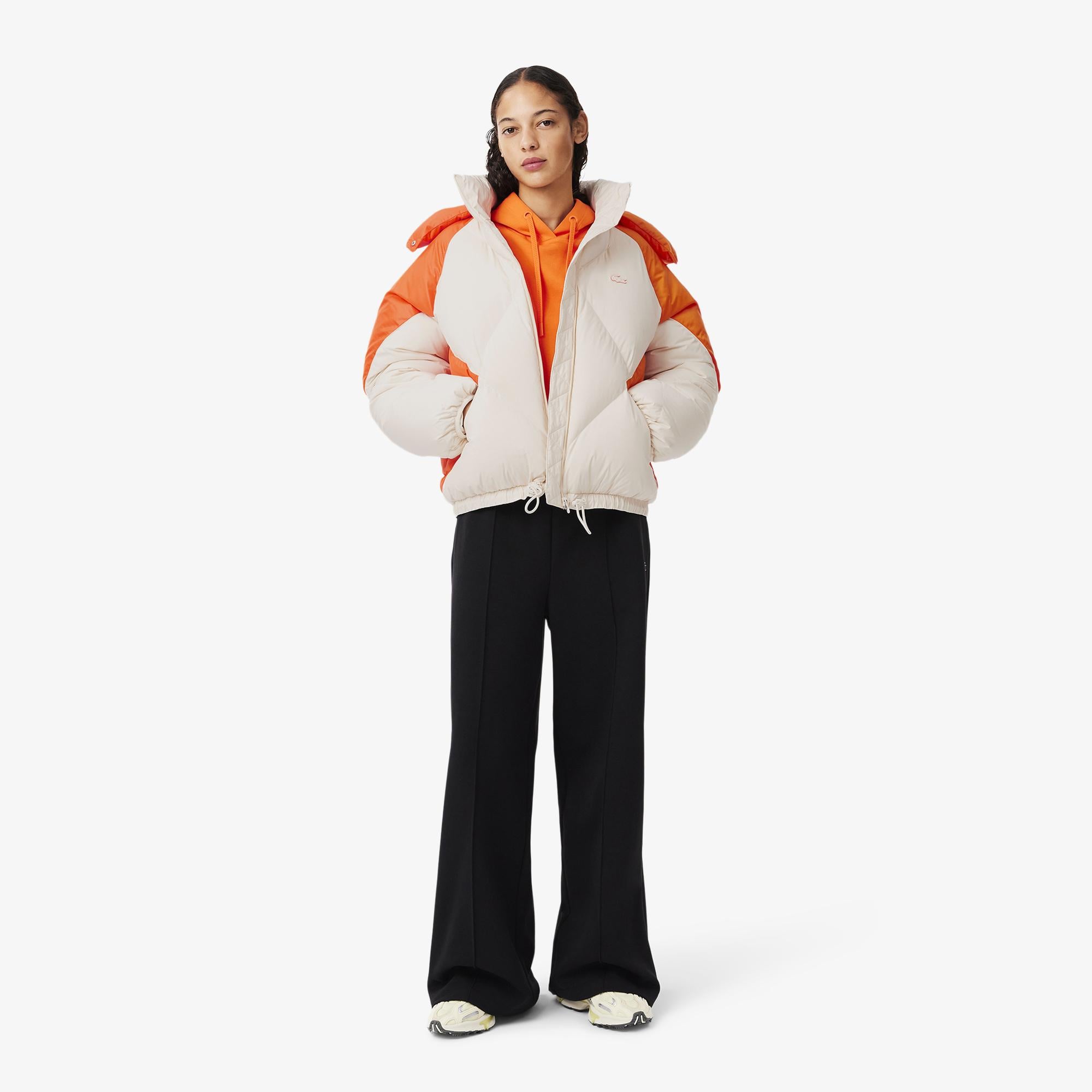 Kadın Oversize Fit Kapüşonlu Renk Bloklu Krem Şişme Mont