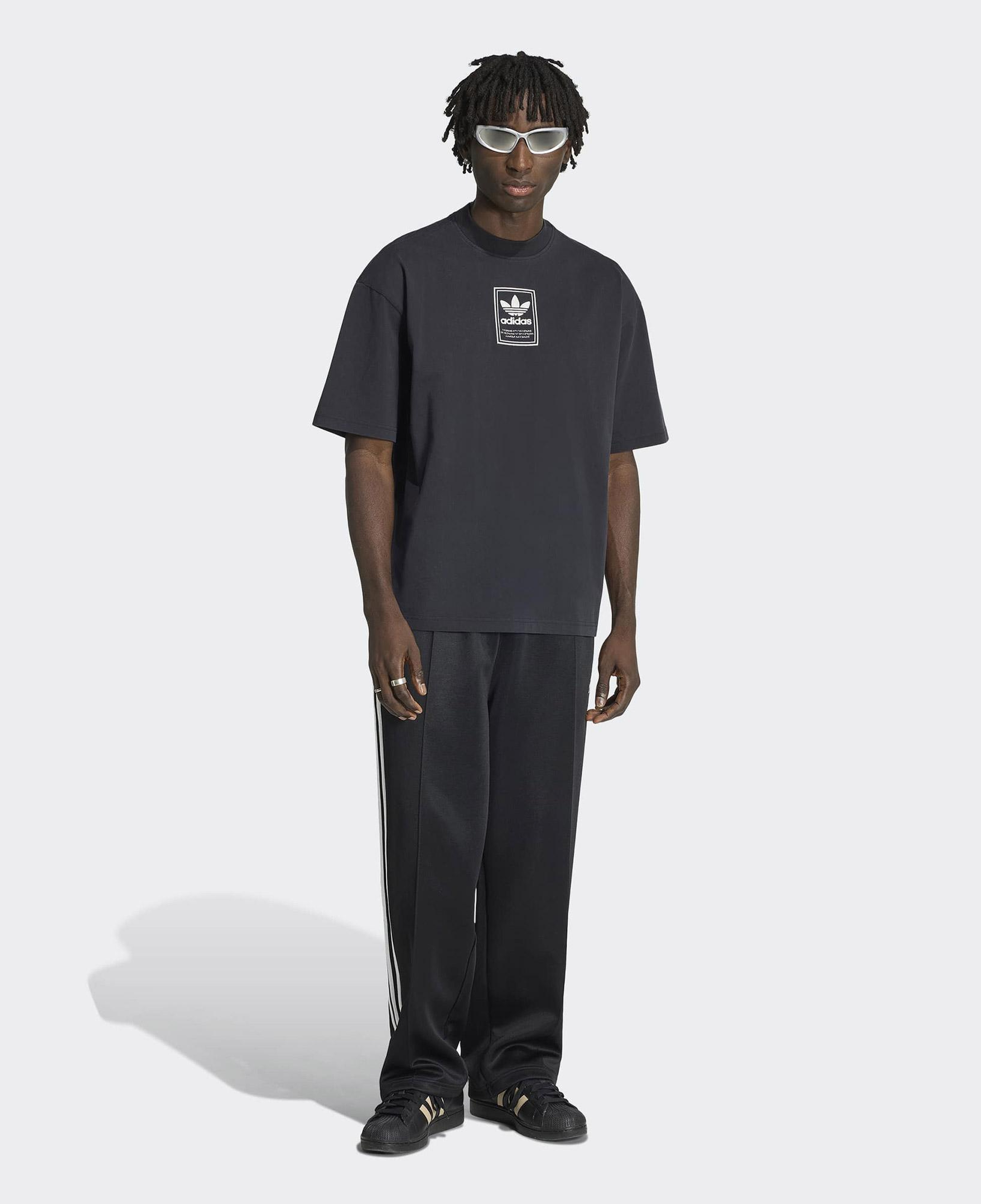 adidas Elevated GFX Erkek Siyah T-Shirt