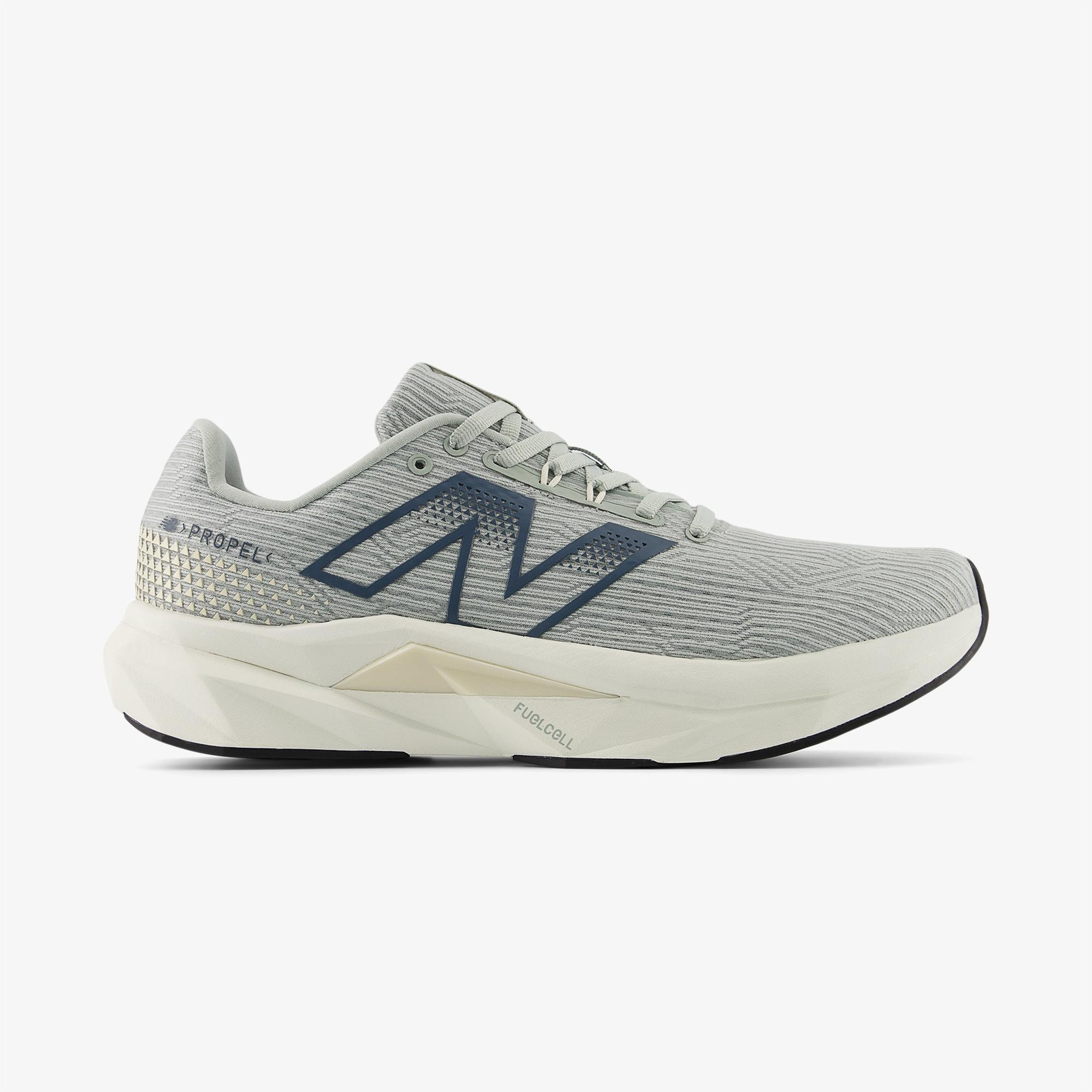 New Balance FuelCell Propel Erkek Gri Koşu Ayakkabısı