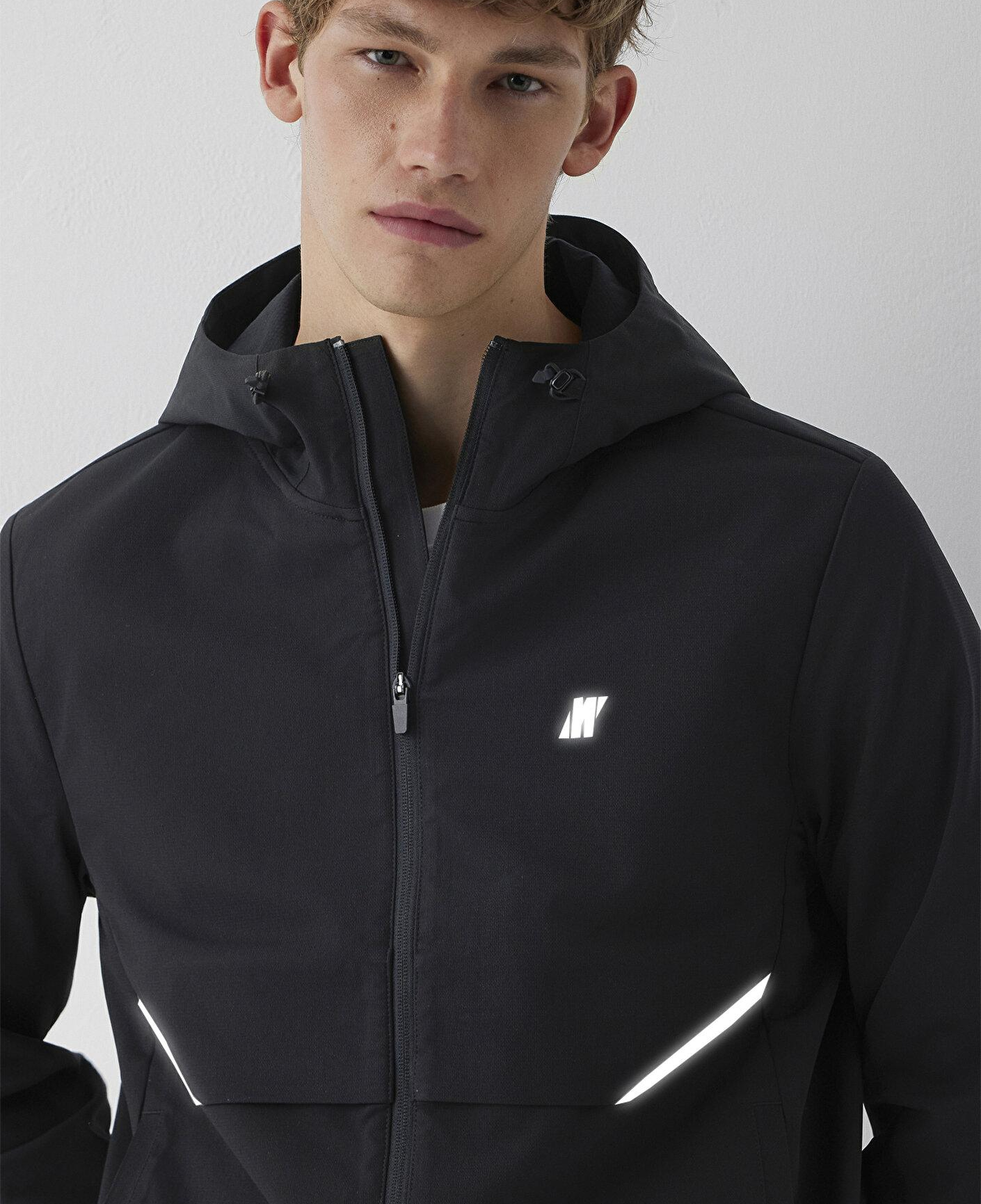 Mavi Su İtici Kapüşonlu Siyah Spandex Ceket Regular Fit / Normal Kesim 0110894-71379