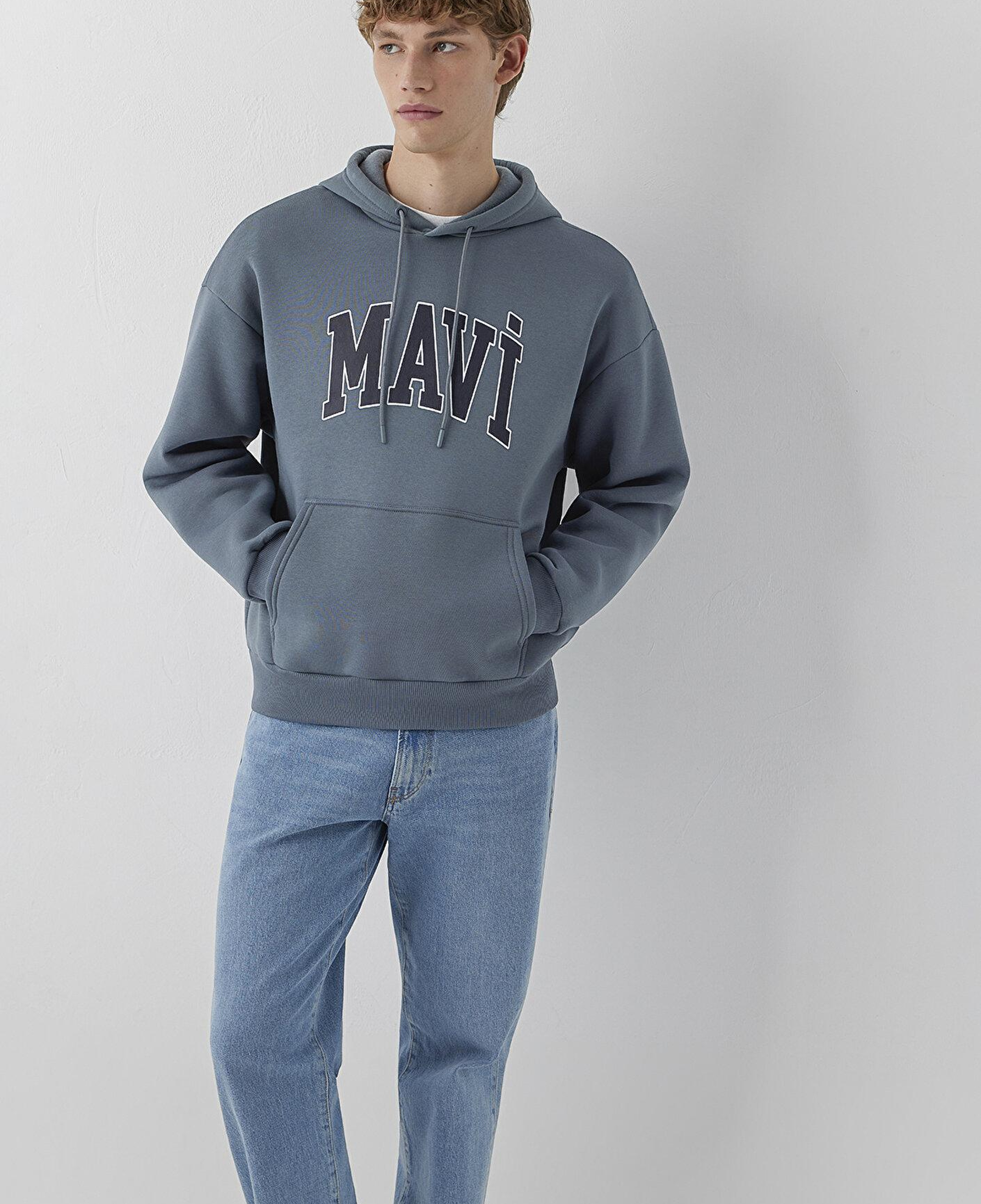 Mavi Mavi Logo Baskılı Kapüşonlu Gri Sweatshirt 067149-80889