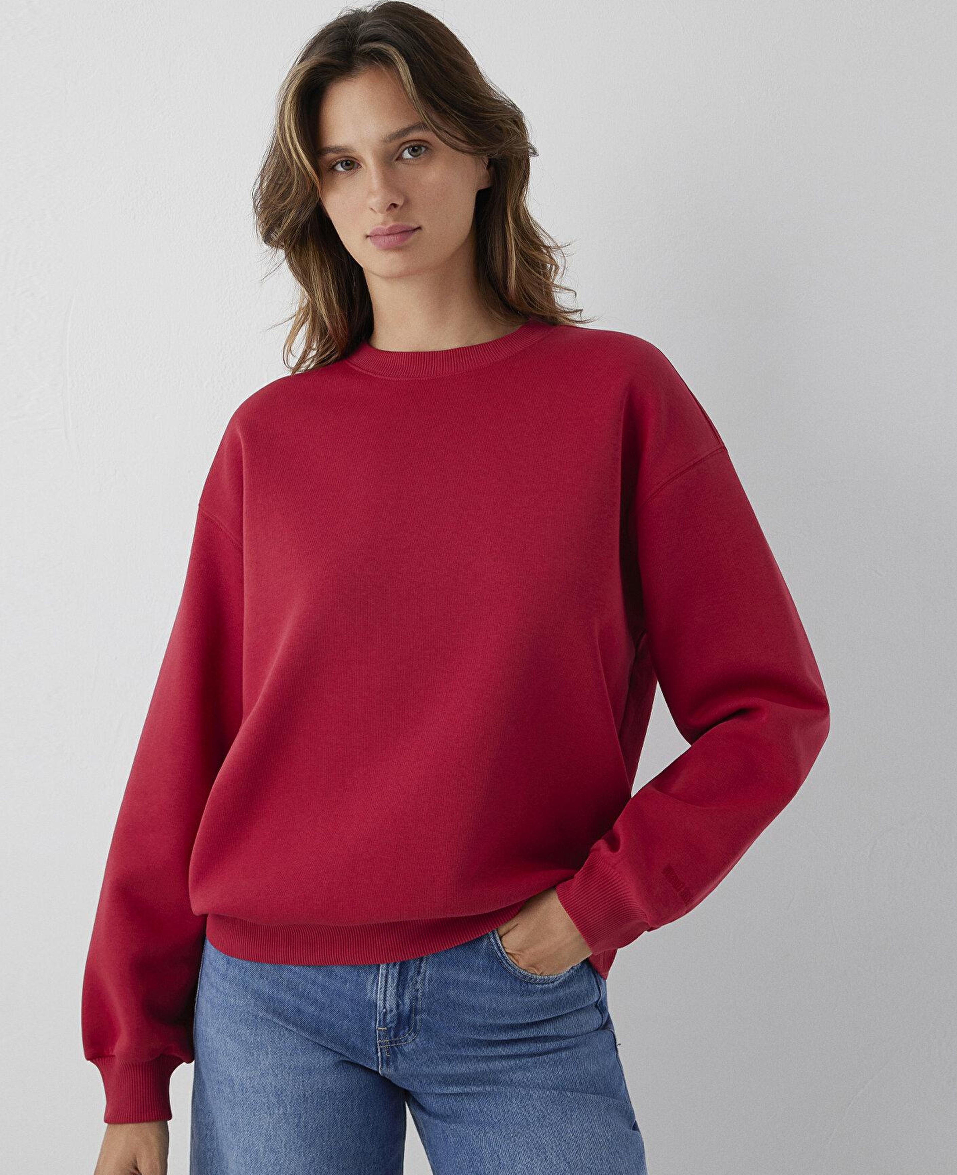 Mavi Bisiklet Yaka Kırmızı Basic Sweatshirt 1610198-70391