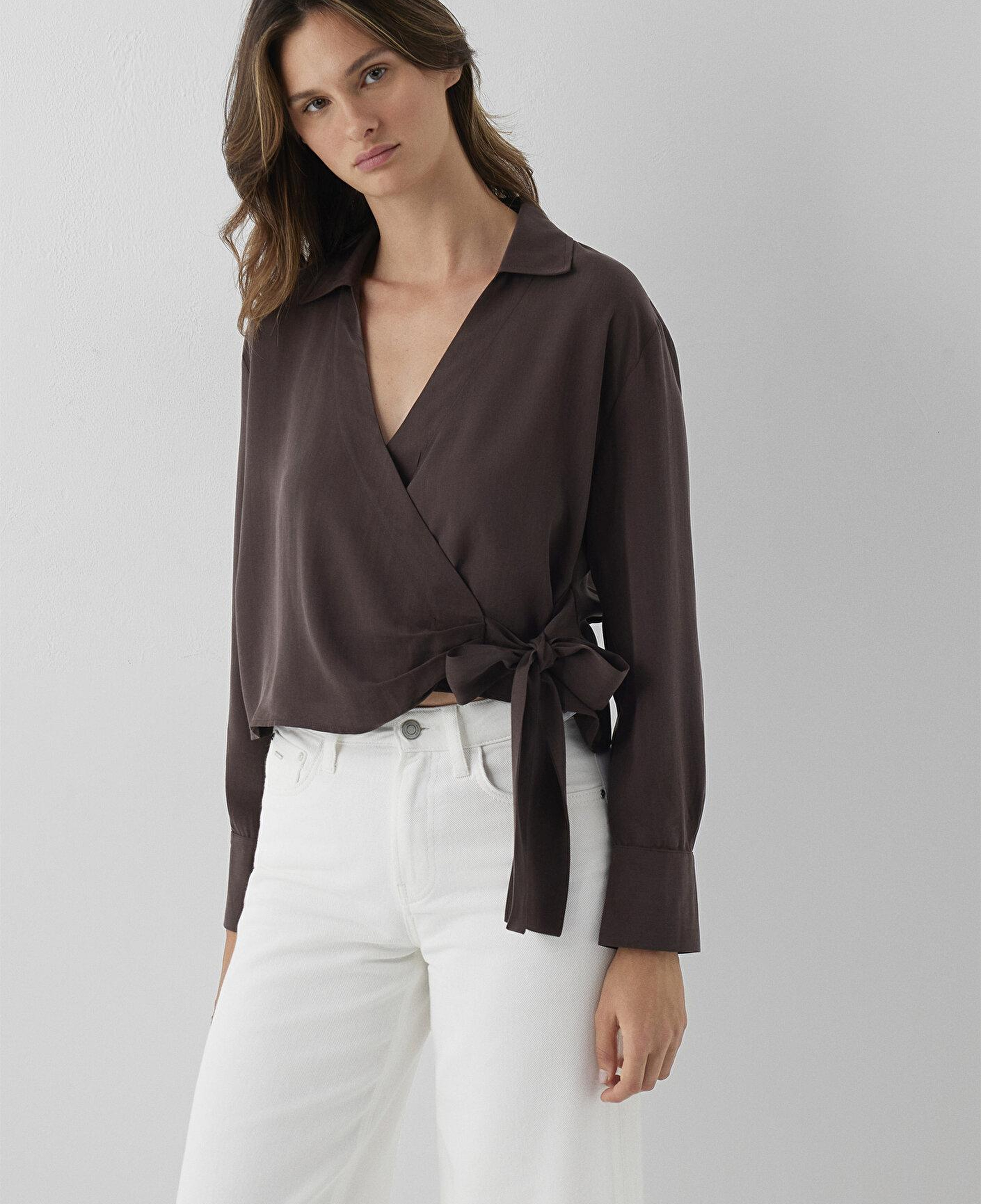 Mavi (Tencel TM) Lyocell Çapraz Bağlamalı Kahverengi Bluz 1211581-70236