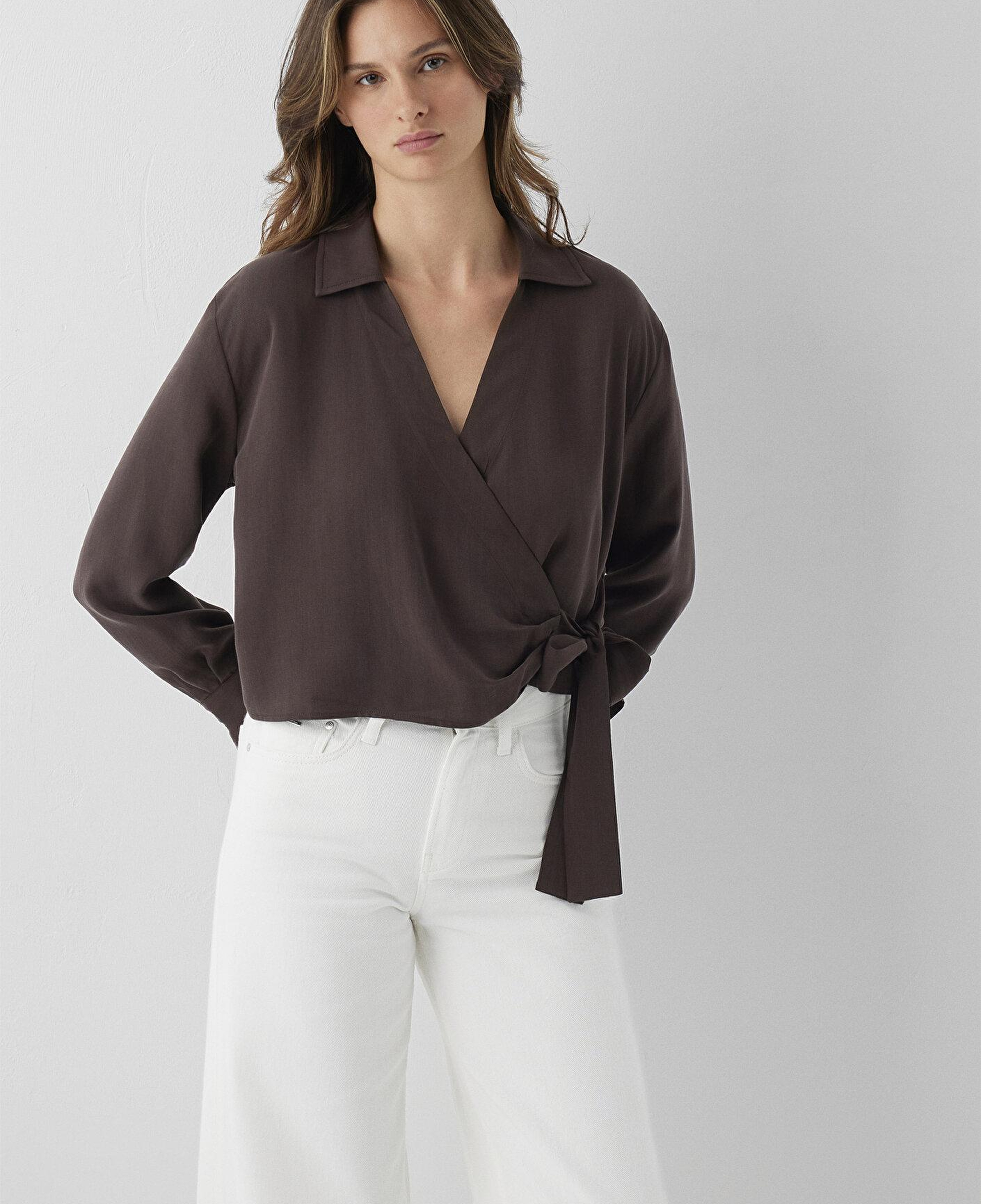 Mavi (Tencel TM) Lyocell Çapraz Bağlamalı Kahverengi Bluz 1211581-70236