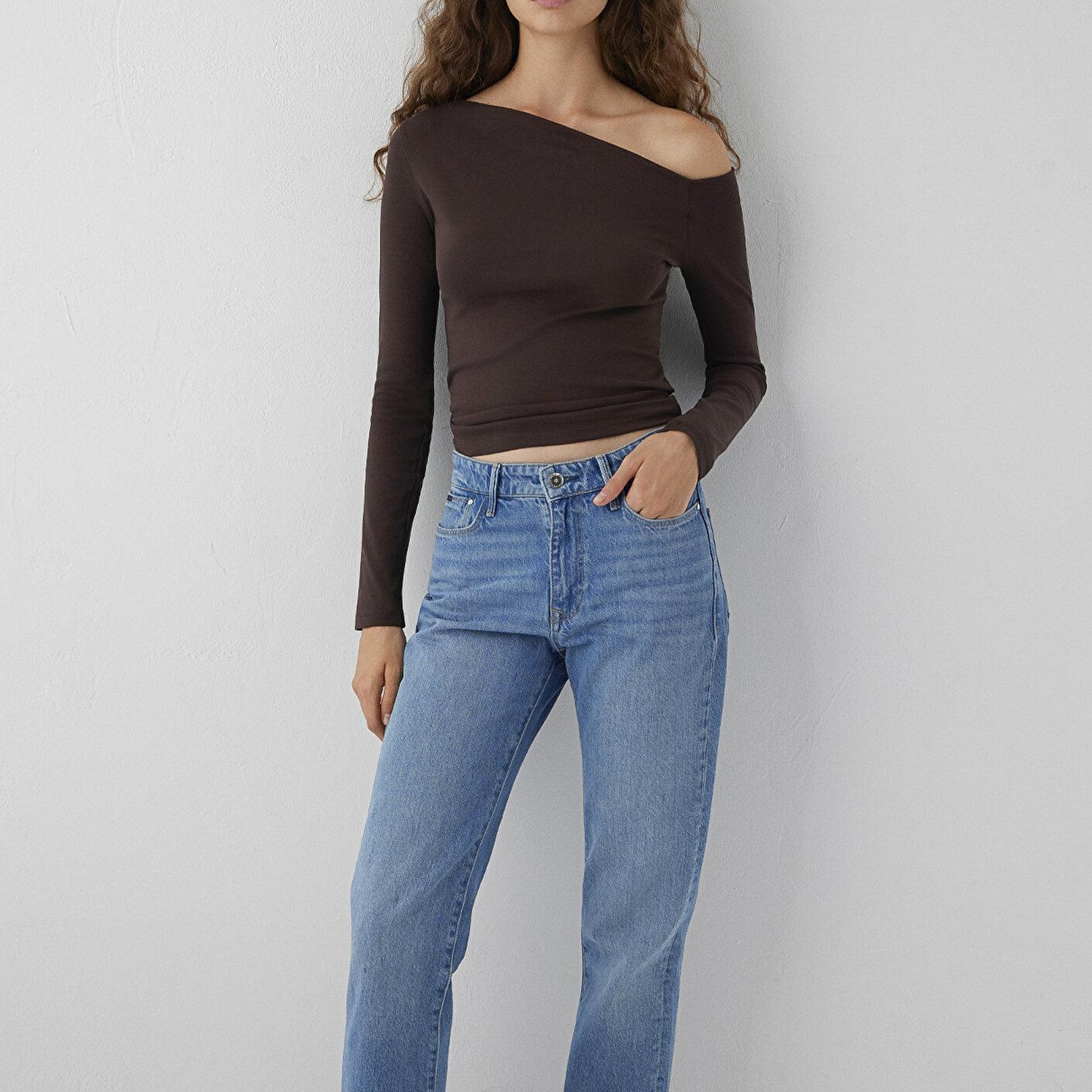 Mavi Omuz Detaylı Kahverengi Top Fitted / Vücuda Oturan Kesim 1614391-70236