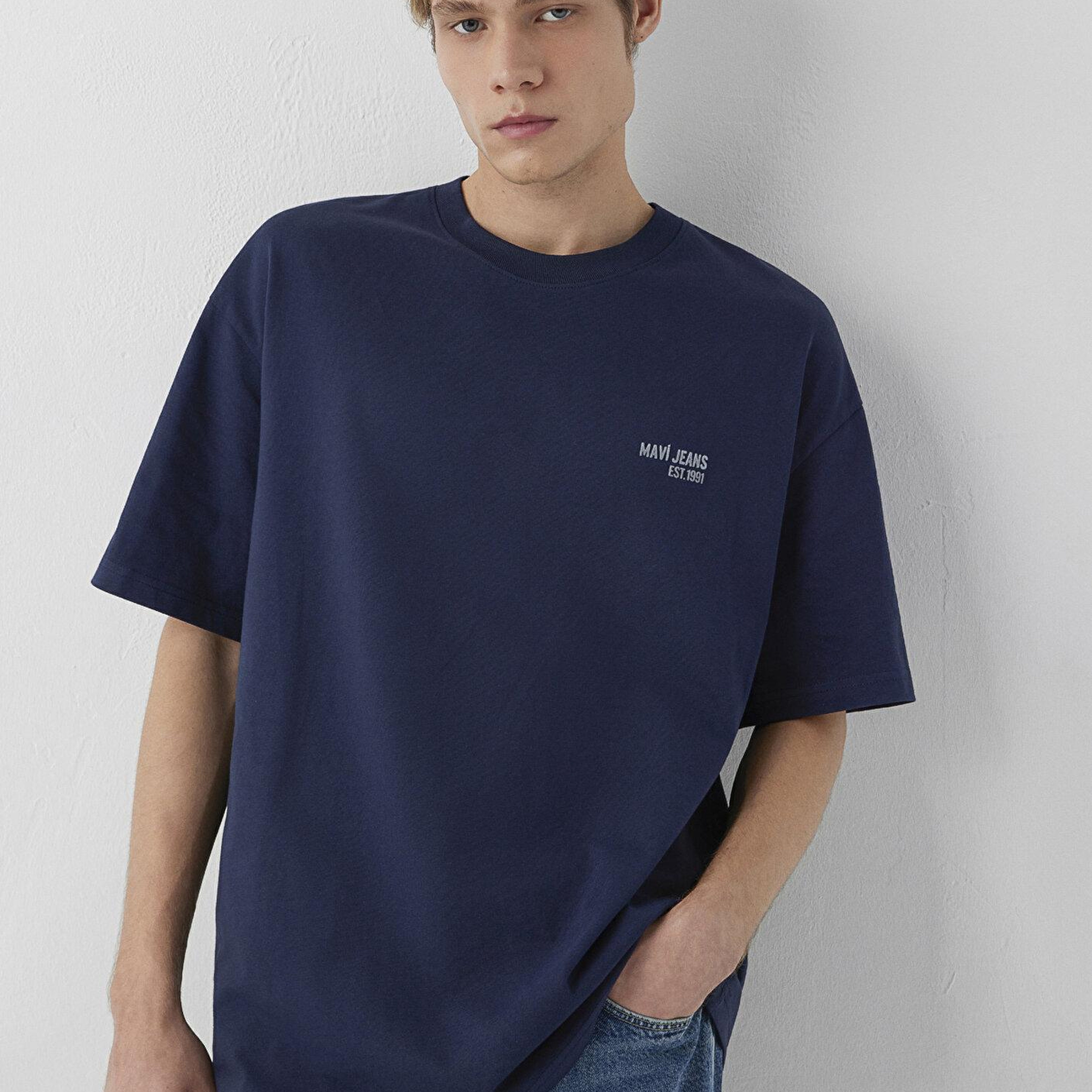 Mavi Mavi Jeans Lacivert Tişört Oversize / Geniş Kesim 0613676-70490