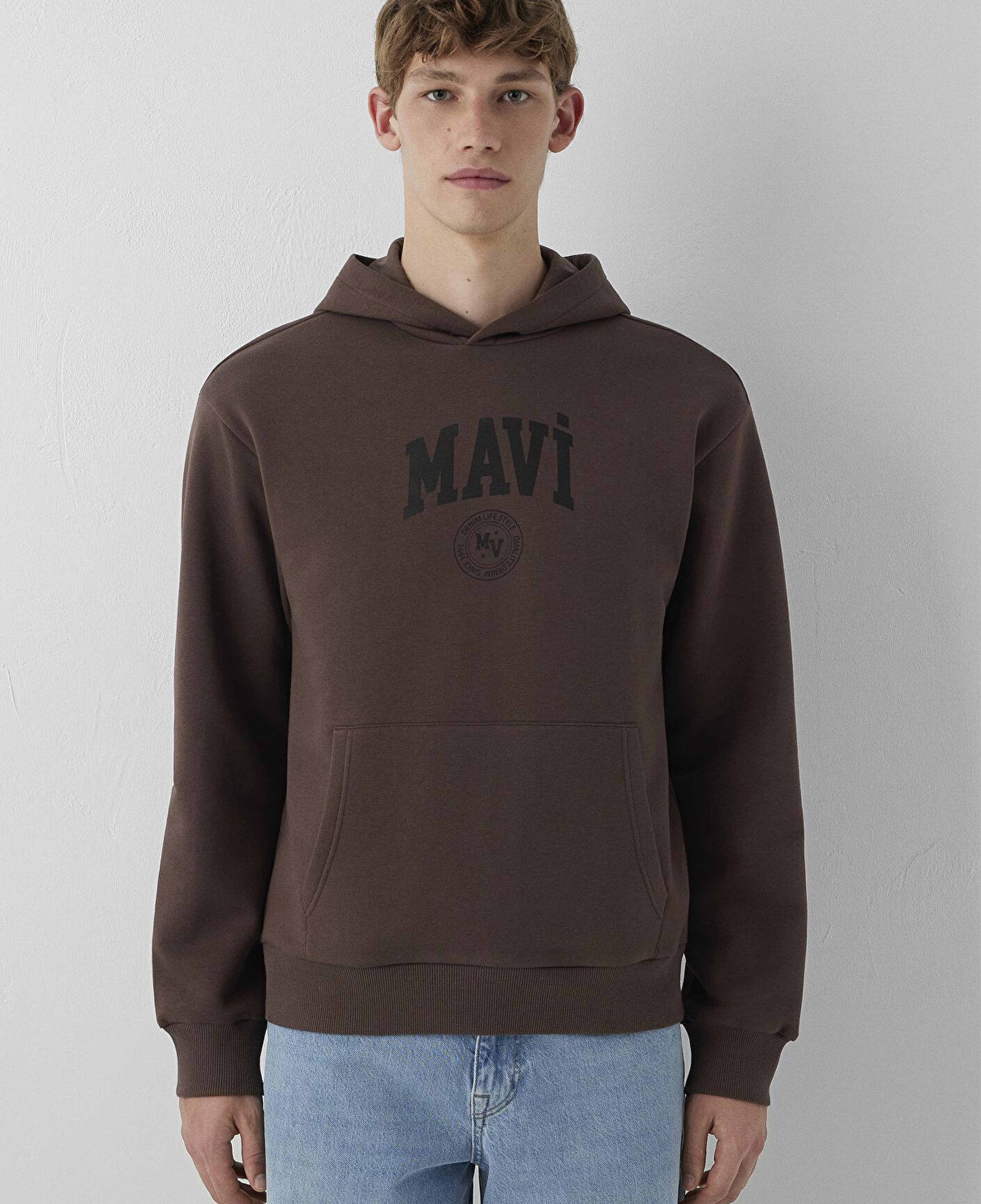 Mavi Mavi Logo Baskılı Kapüşonlu Kahverengi Sweatshirt 0S10646-71603