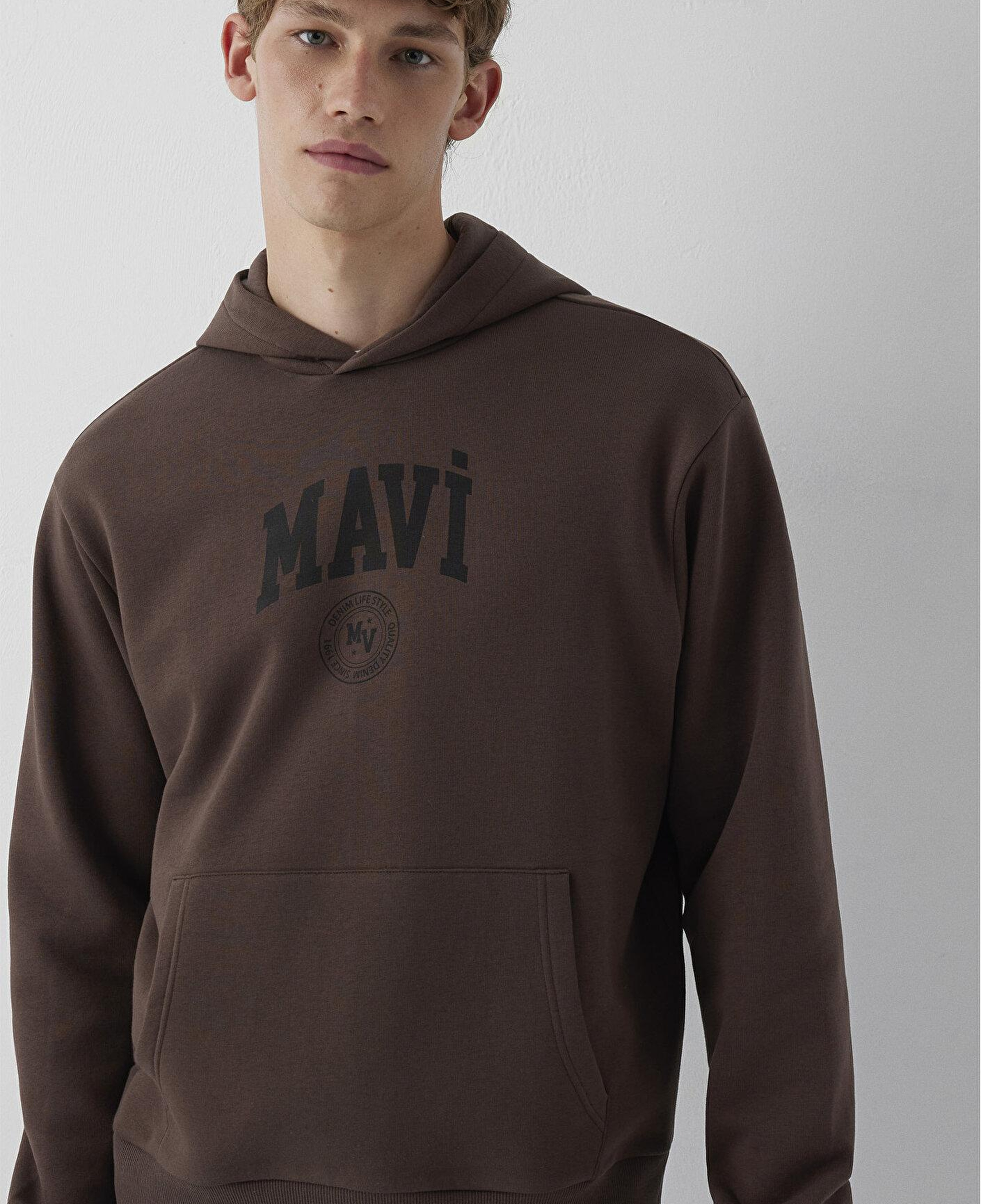 Mavi Mavi Logo Baskılı Kapüşonlu Kahverengi Sweatshirt 0S10646-71603