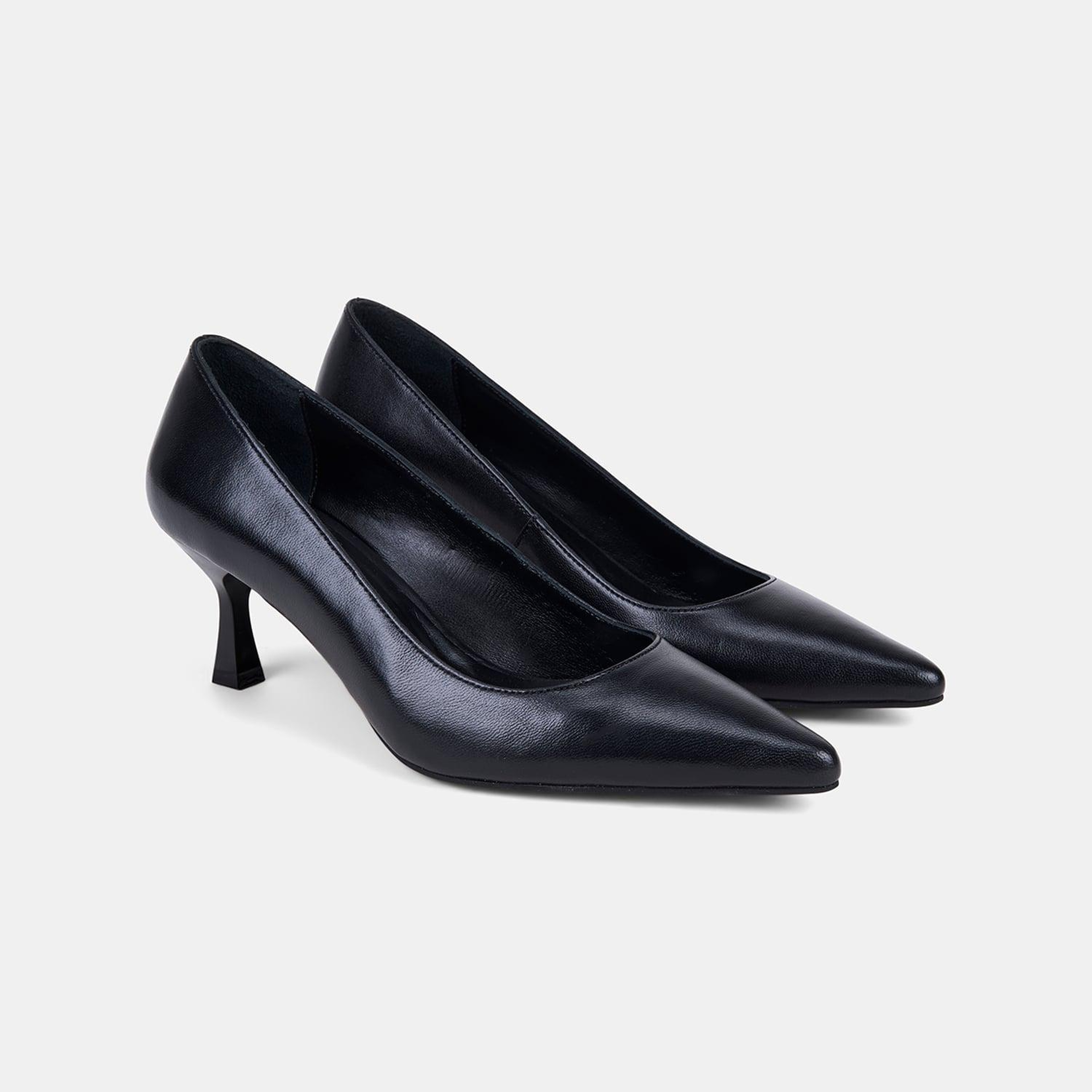 Kadın Siyah Sivri Burunlu Kısa Topuklu Deri Stiletto