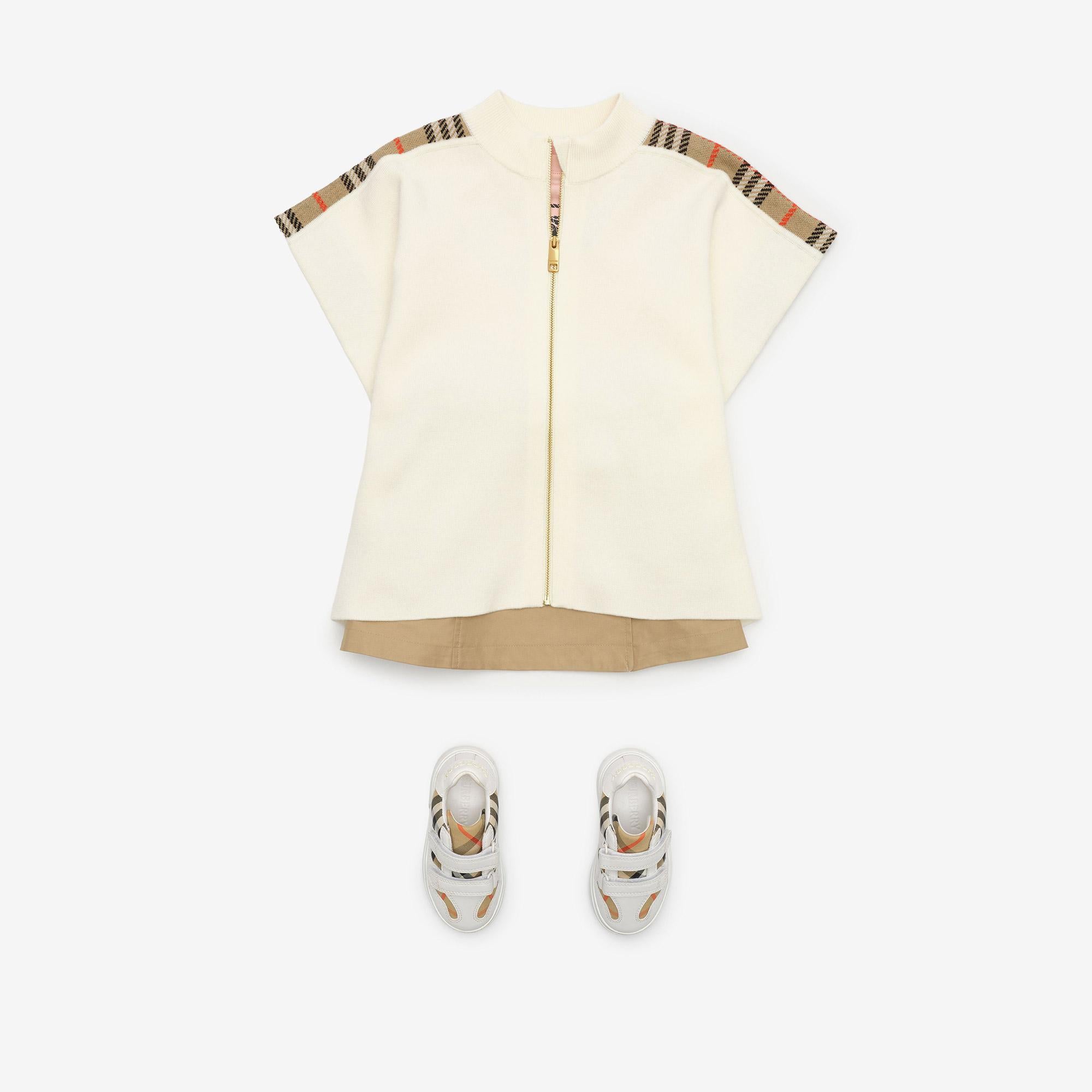 Burberry Izza Check Çocuk Beyaz Panço