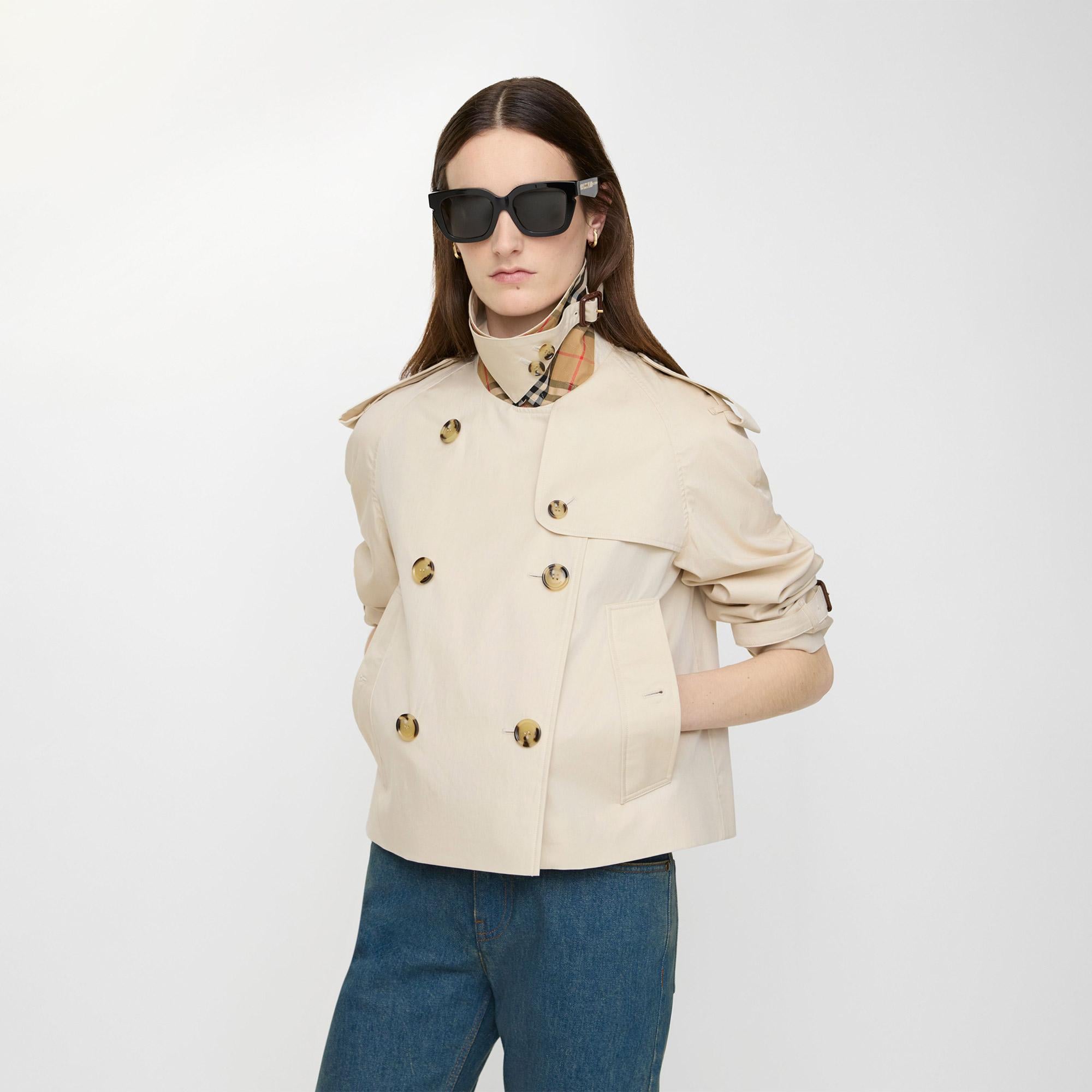 Burberry Cropped Tropical Gabardine Mayfair Kadın Bej Pardesü