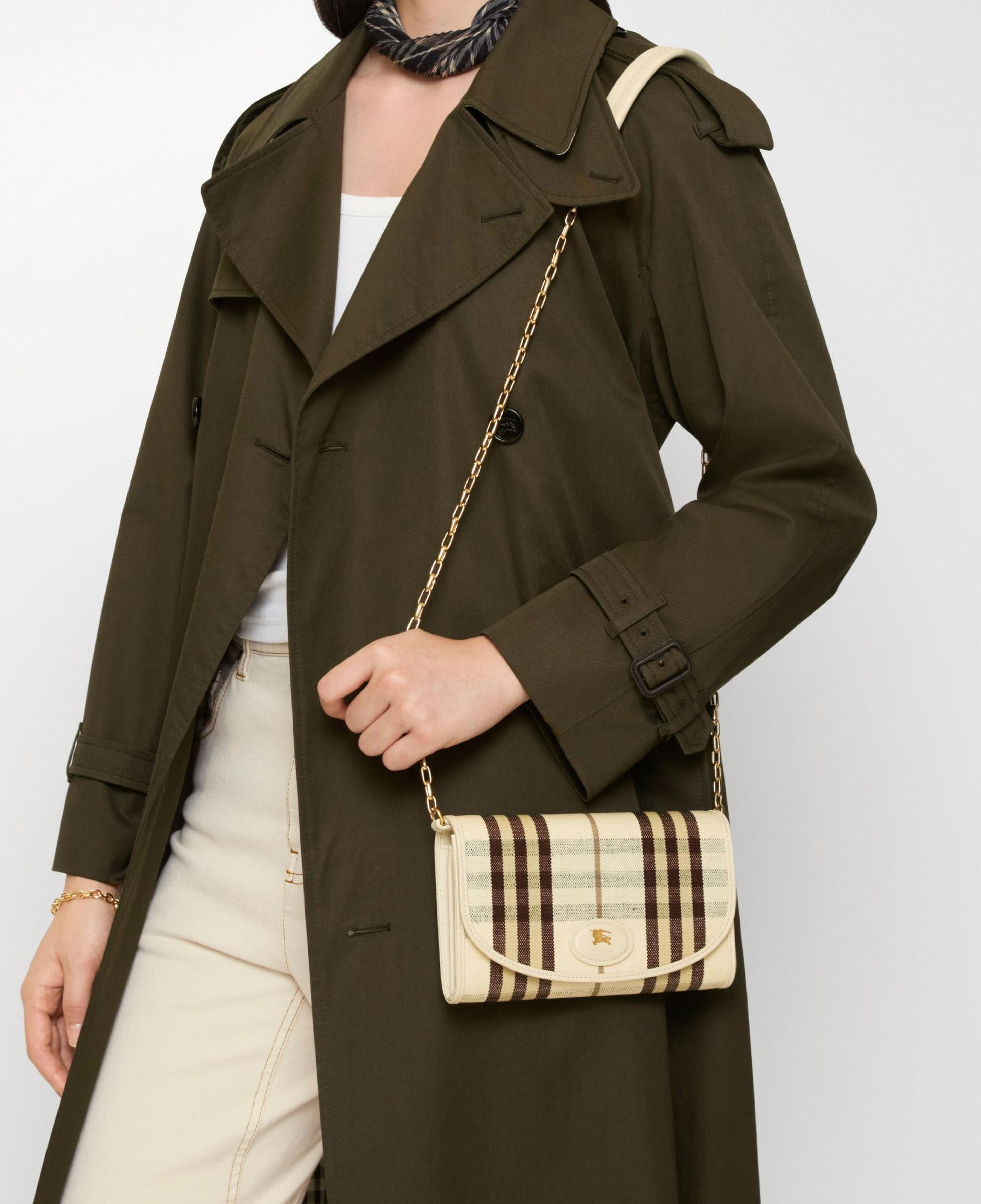 Burberry Highlands Chain Strap Kadın Bej Keten Cüzdan