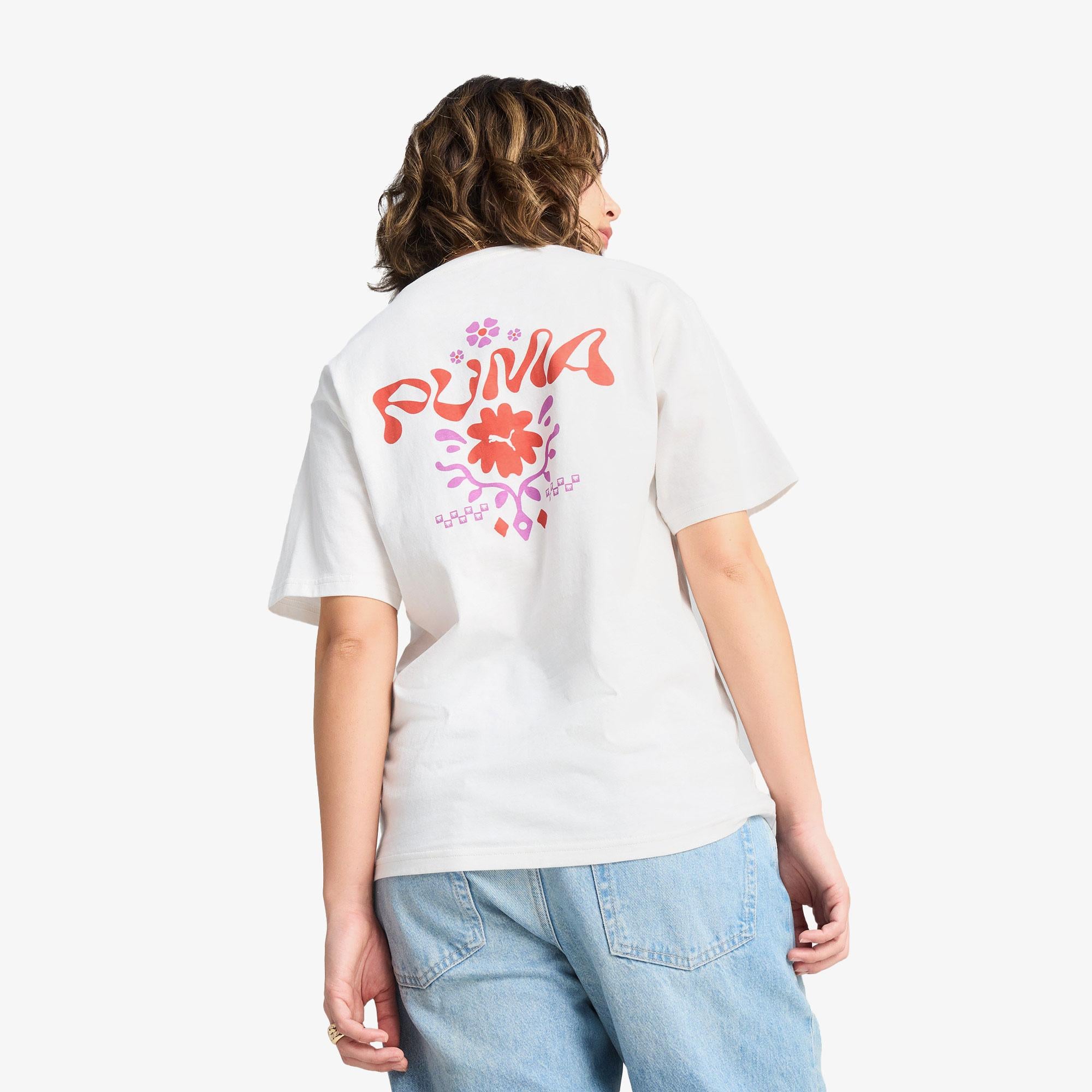 Puma Wardrobe Ess Graphic Kadın Beyaz T-Shirt