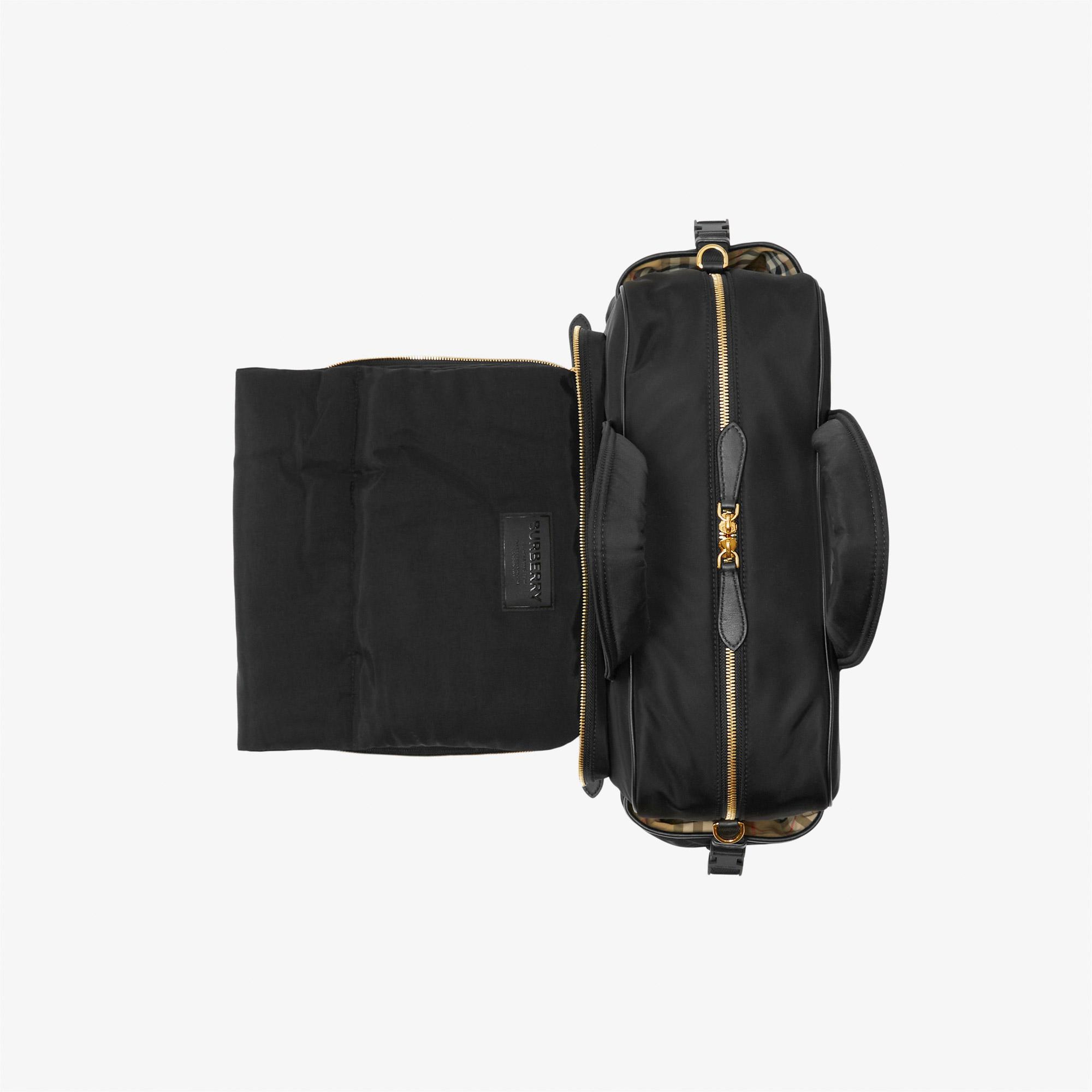 Burberry Quilted Nylon Baby Changing Çocuk Siyah Omuz Çantası