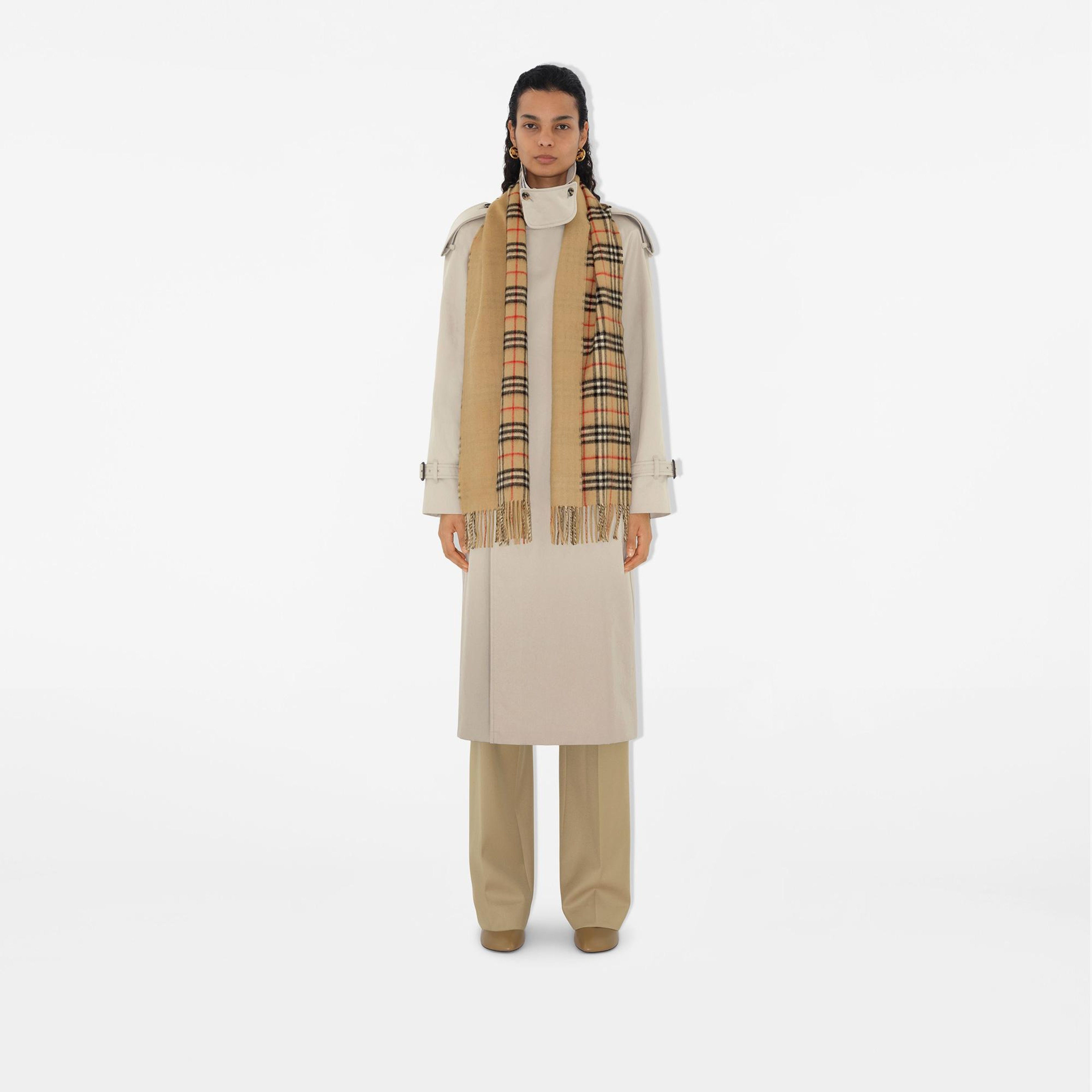 Burberry Reversible Check Kaşmir Kadın Bej Atkı