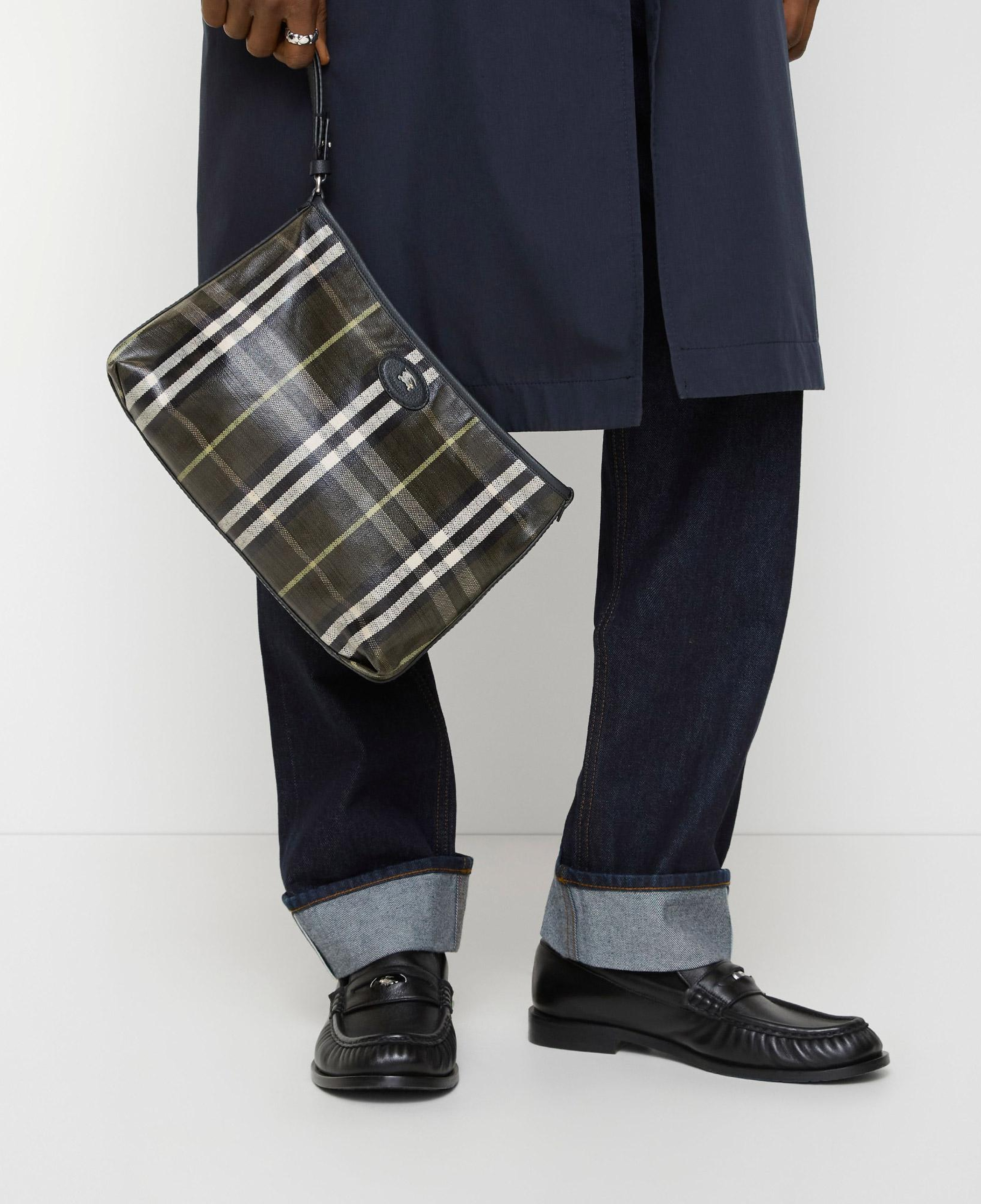 Burberry Highlands Erkek Haki Keten El Çantası
