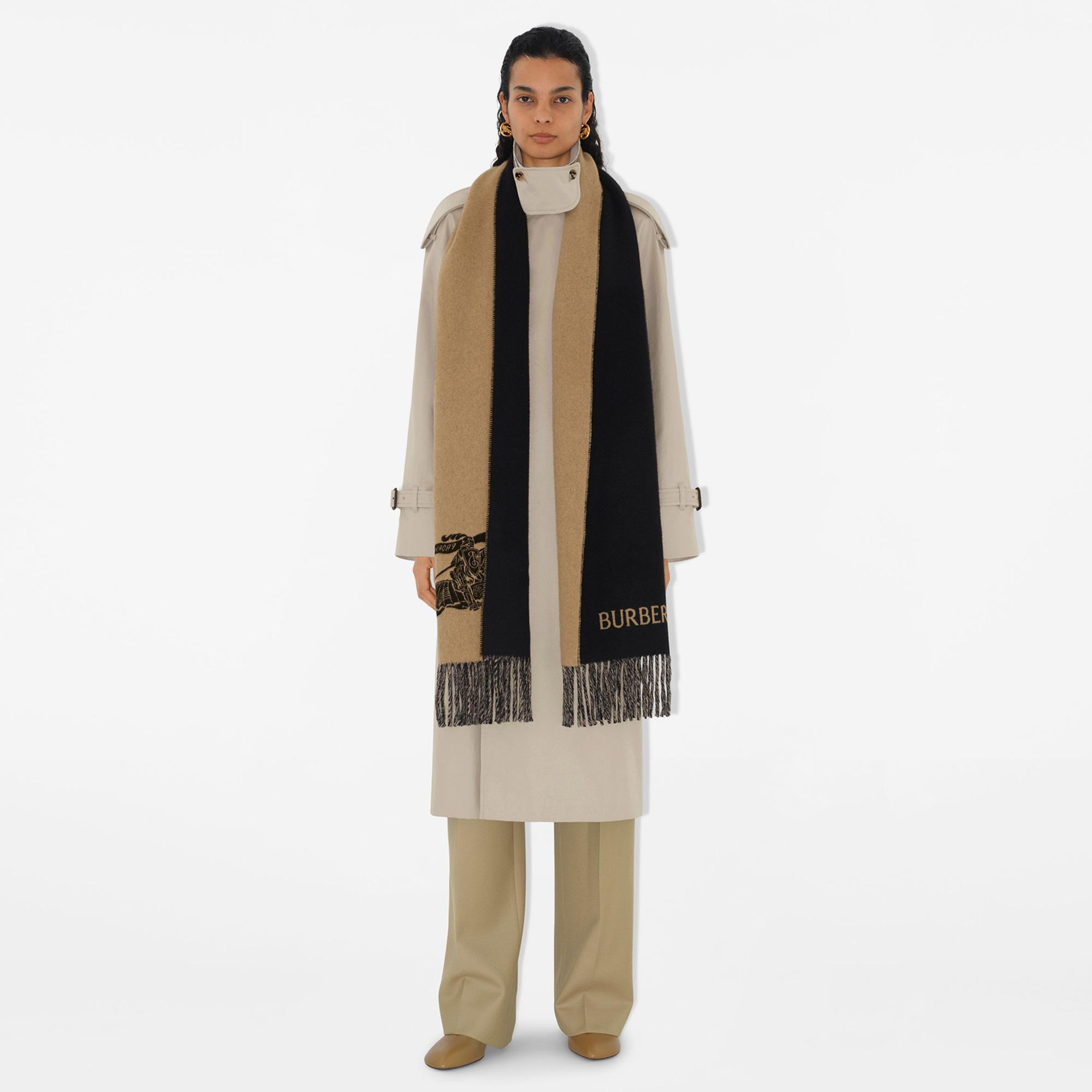 Burberry Knight Reversible Cashmere Kadın Siyah Atkı