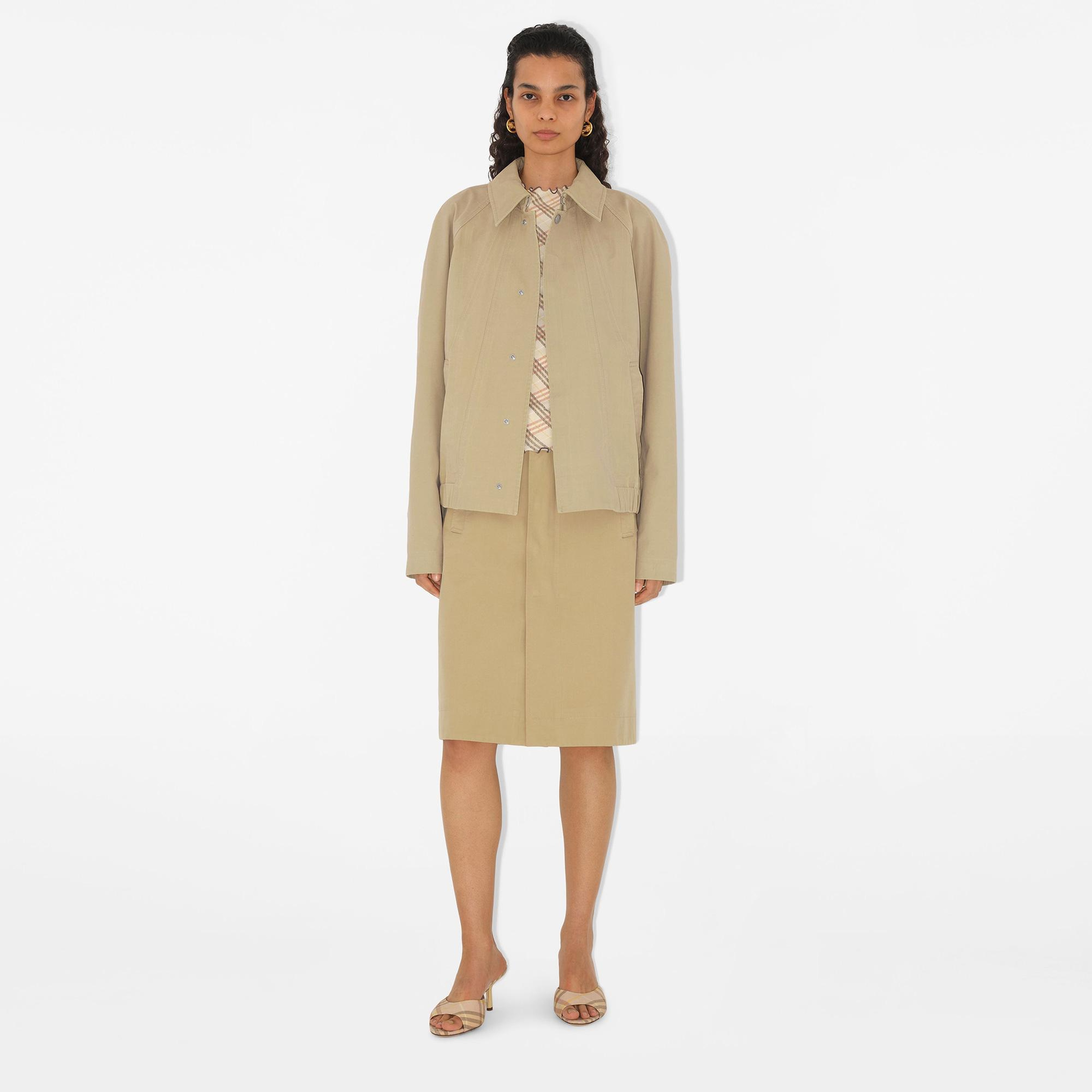 Burberry Tec Cotton Kadın Bej Mont