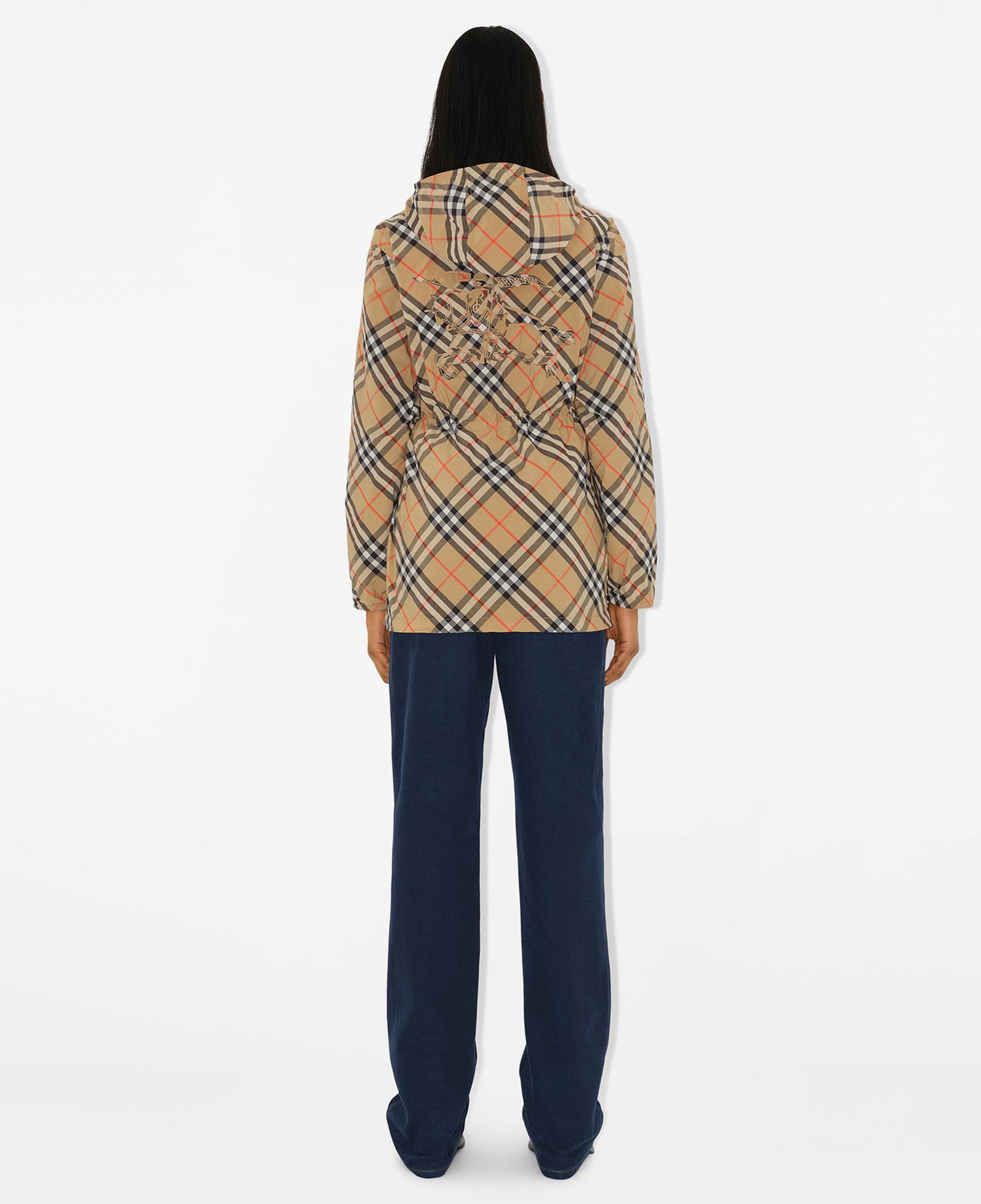 Burberry Check Nylon Kadın Bej Ceket