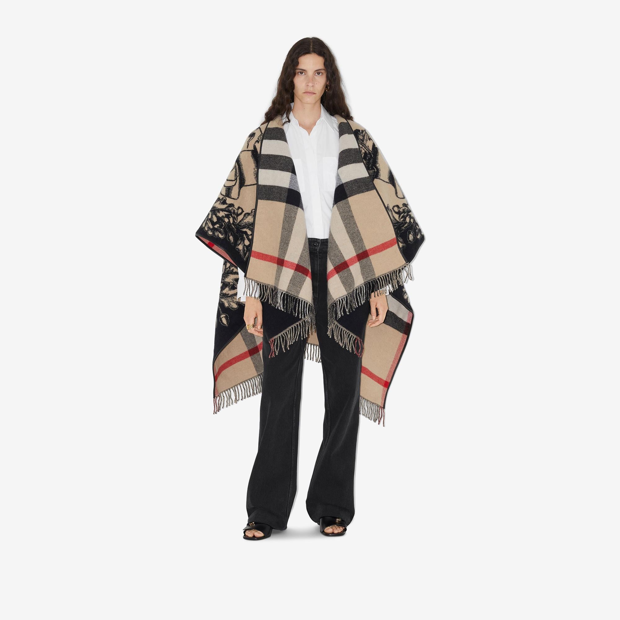 Burberry St Gallant Knight Kadın Bej Panço