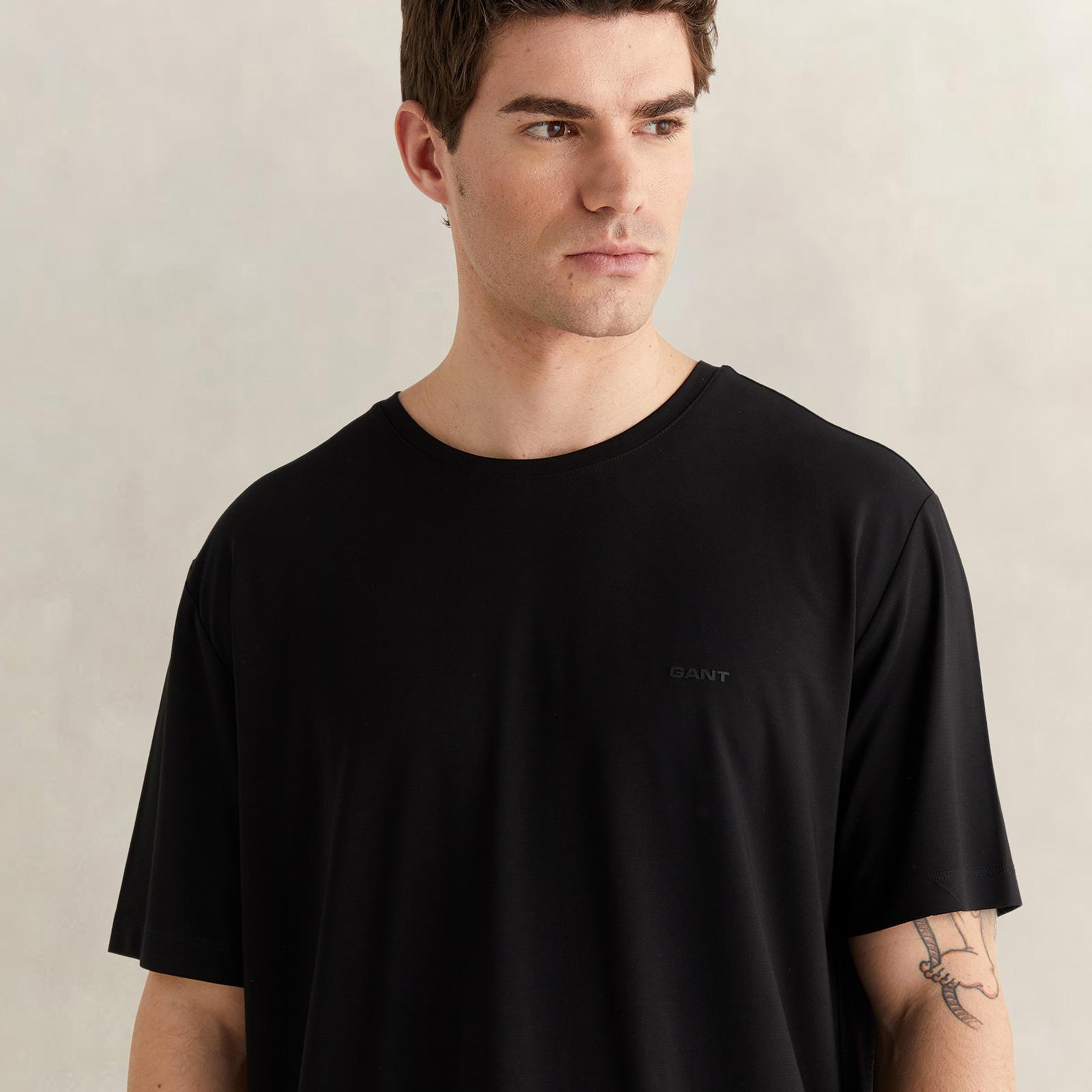 GANT Erkek Siyah Kısa Kollu T-Shirt