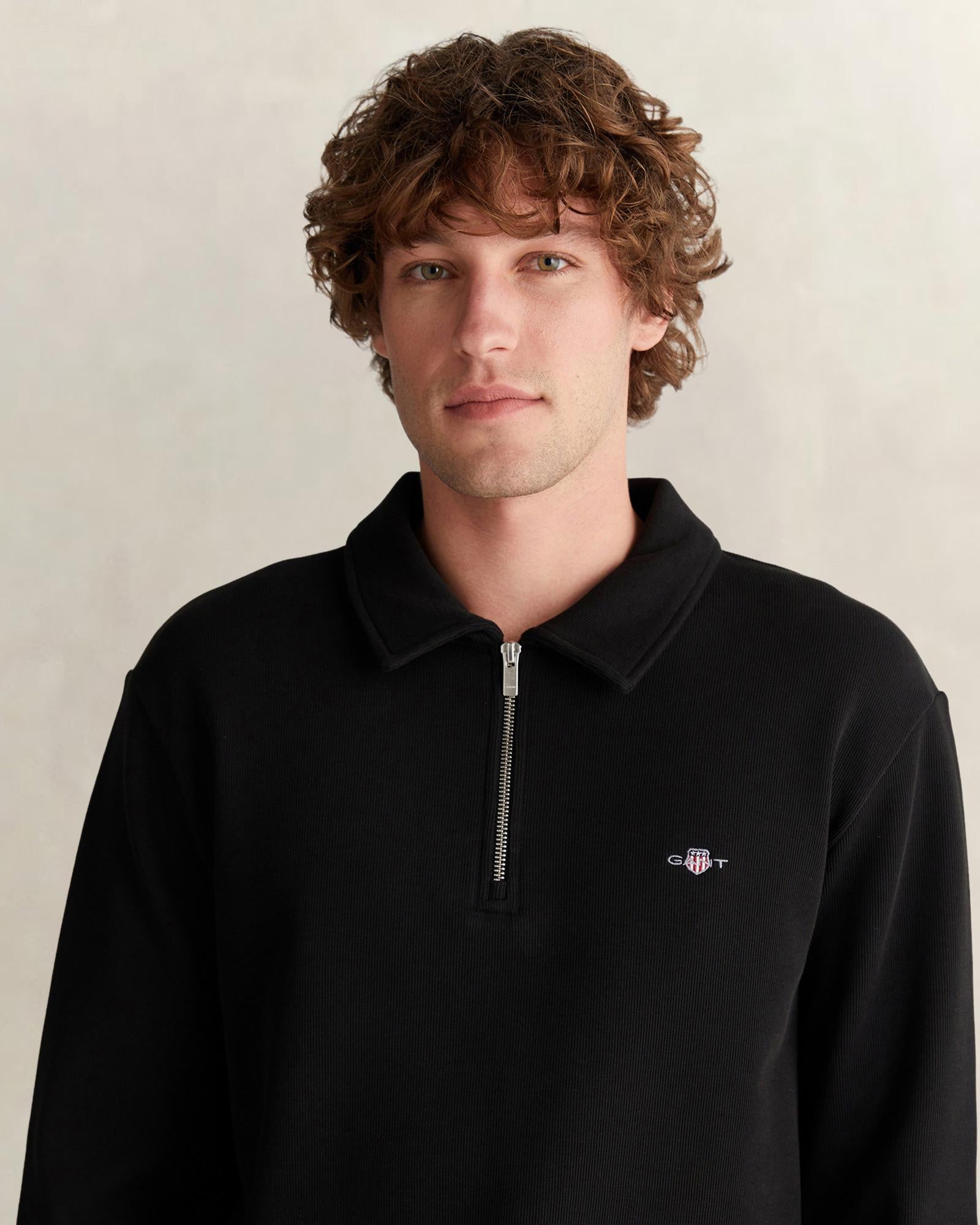 GANT Erkek Siyah Regular Fit Yarım Fermuarlı Logolu Sweatshirt