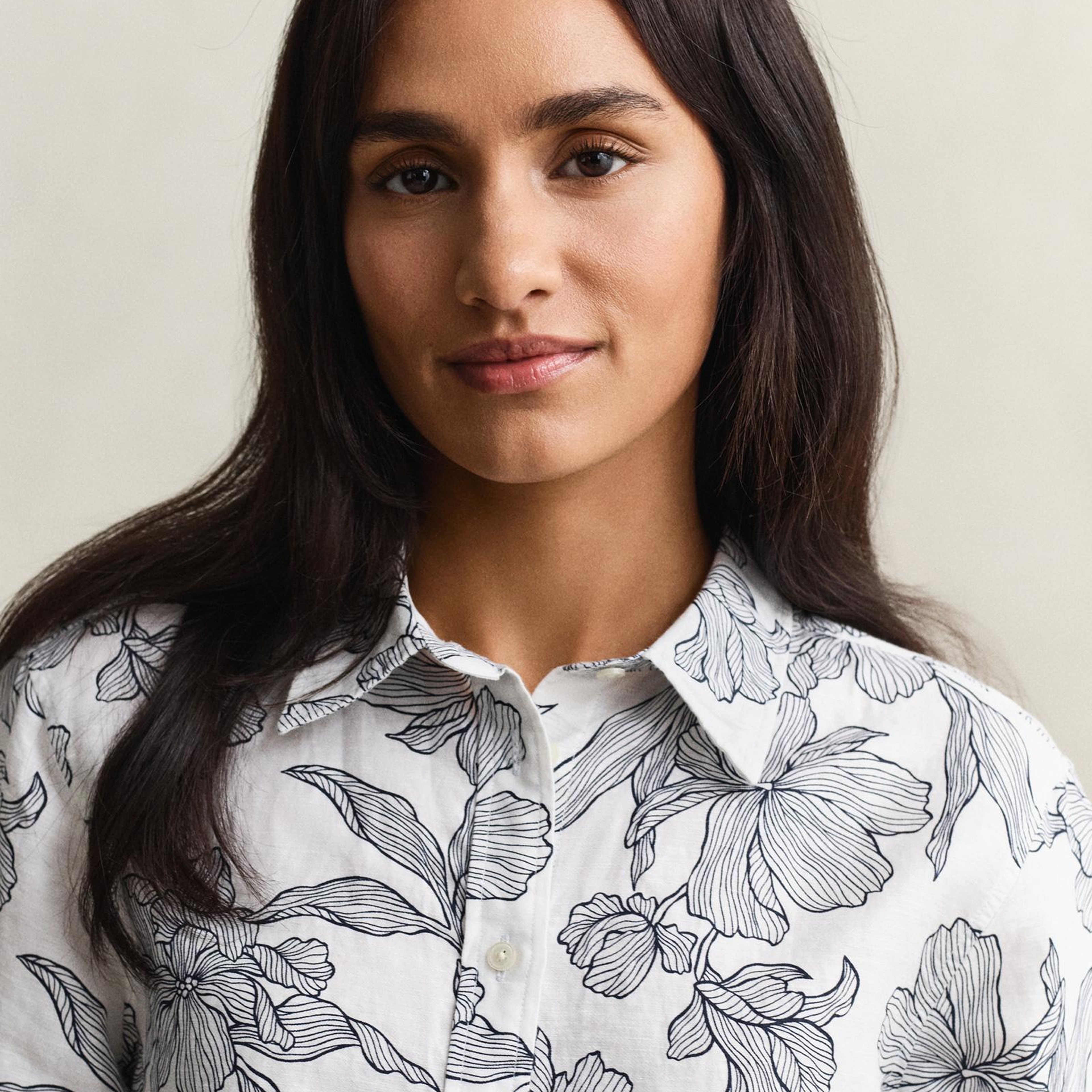 GANT Kadın Beyaz Regular Fit Çiçek Desenli Gömlek