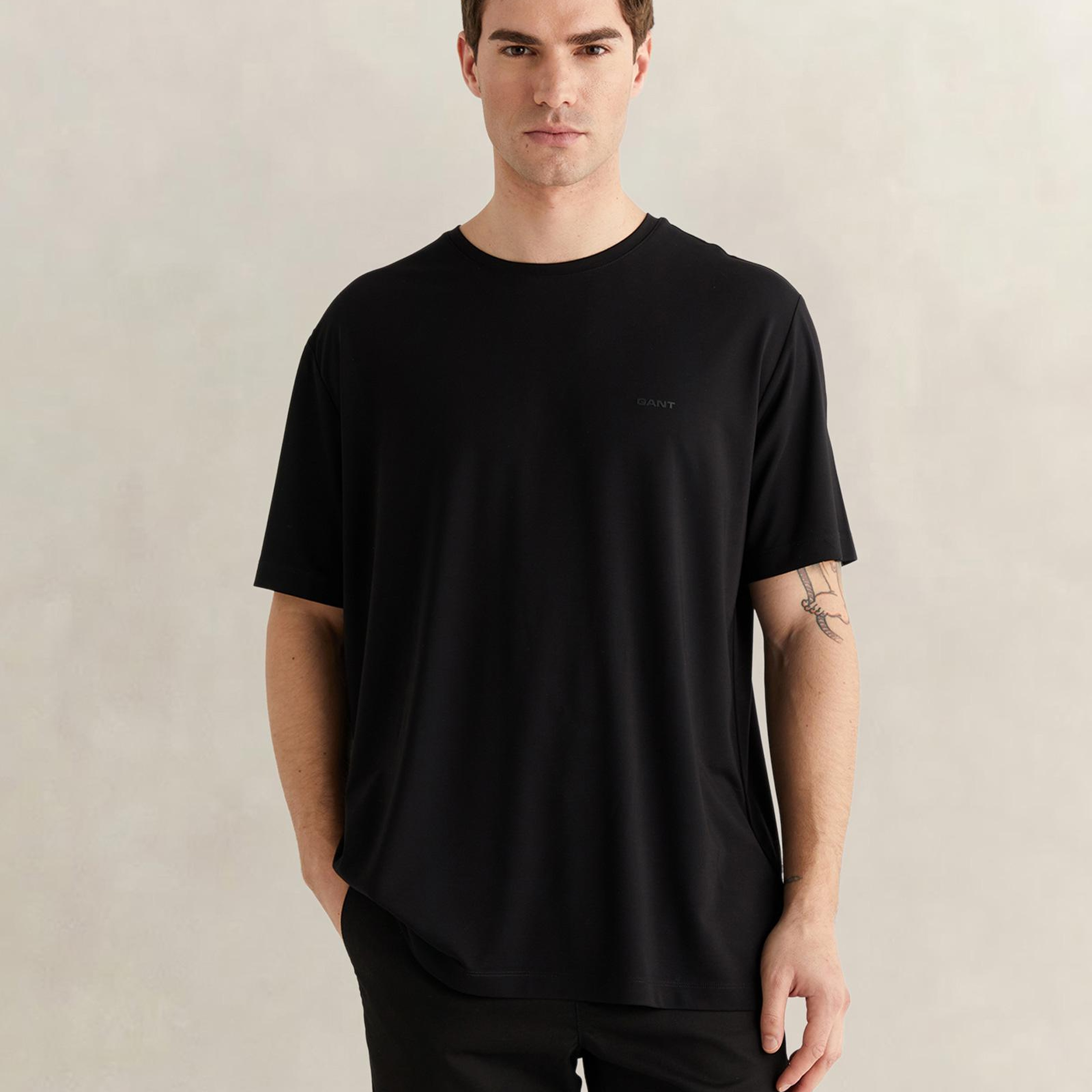 GANT Erkek Siyah Kısa Kollu T-Shirt