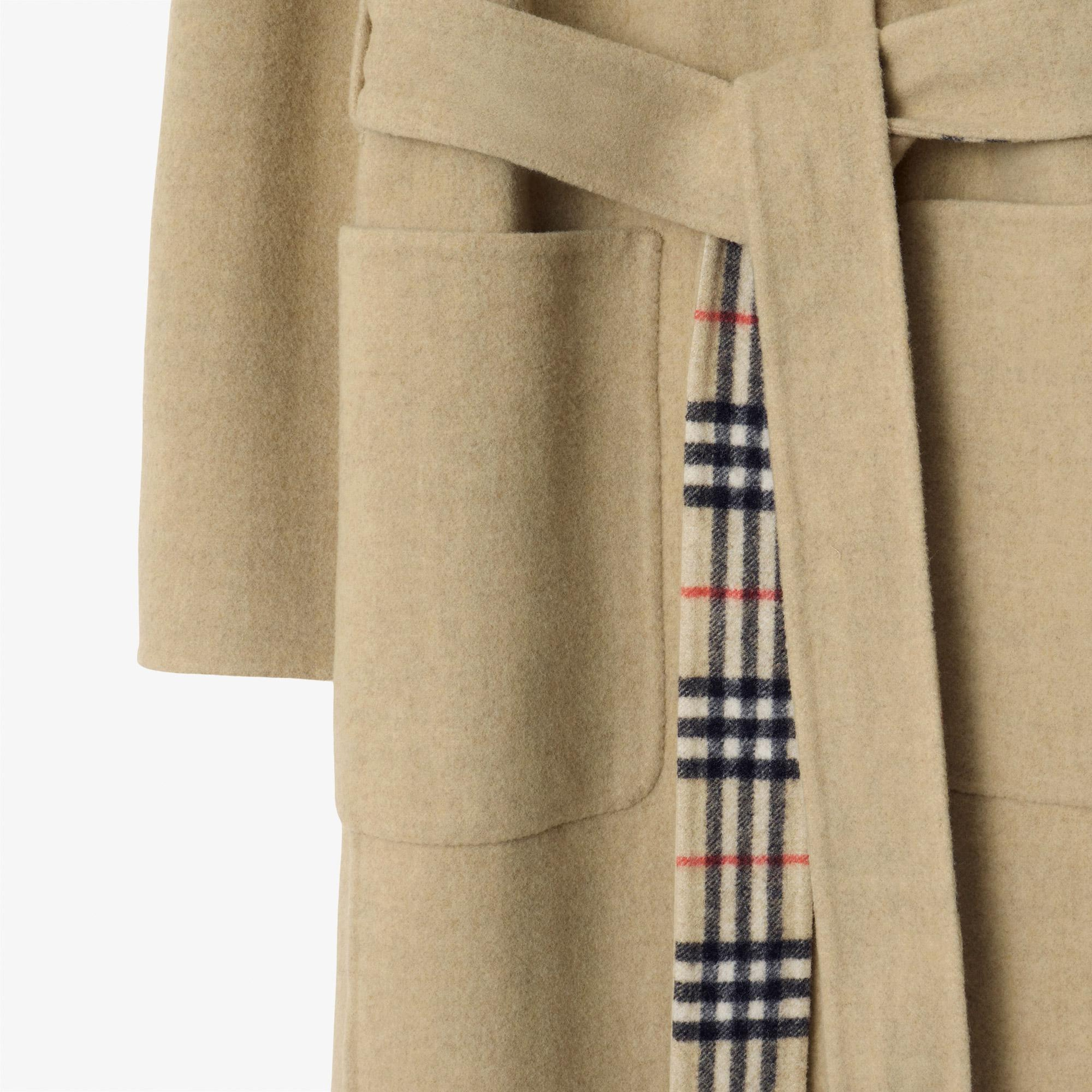 Burberry Tunbridge Kadın Bej Kaban