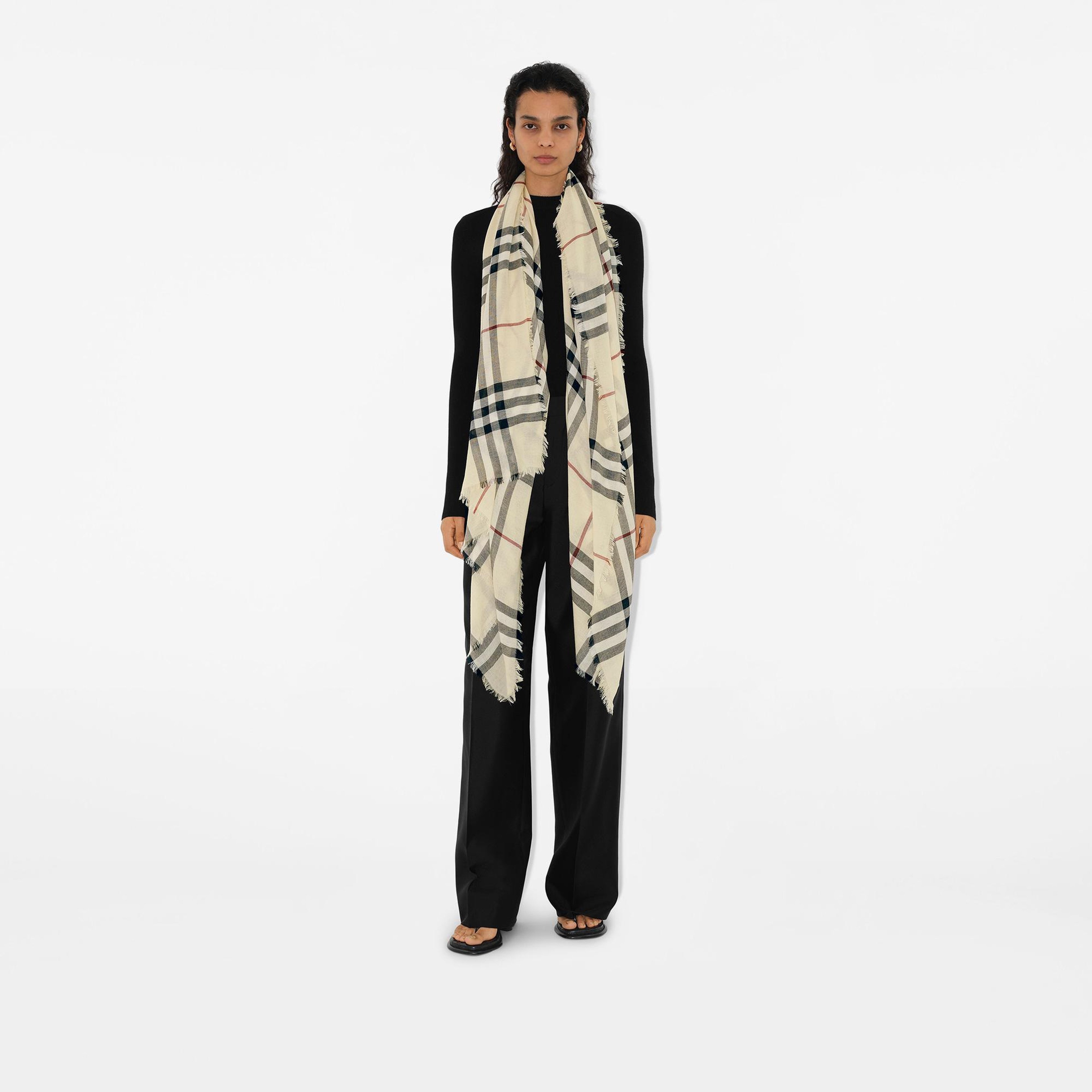 Burberry Check Yün Kadın Krem Rengi Atkı