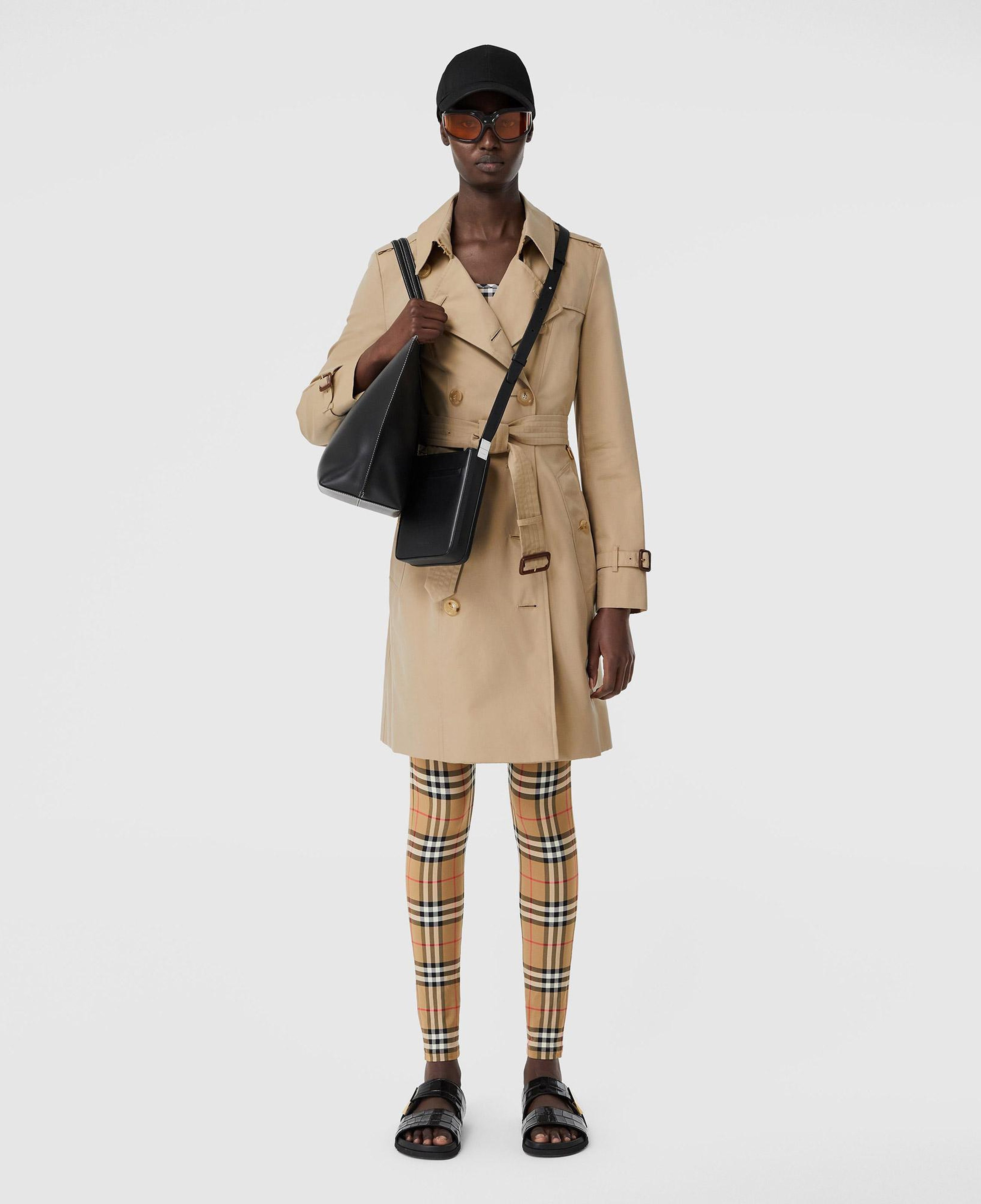 Burberry The Mid-Length Chelsea Heritage Kadın Bej Trençkot