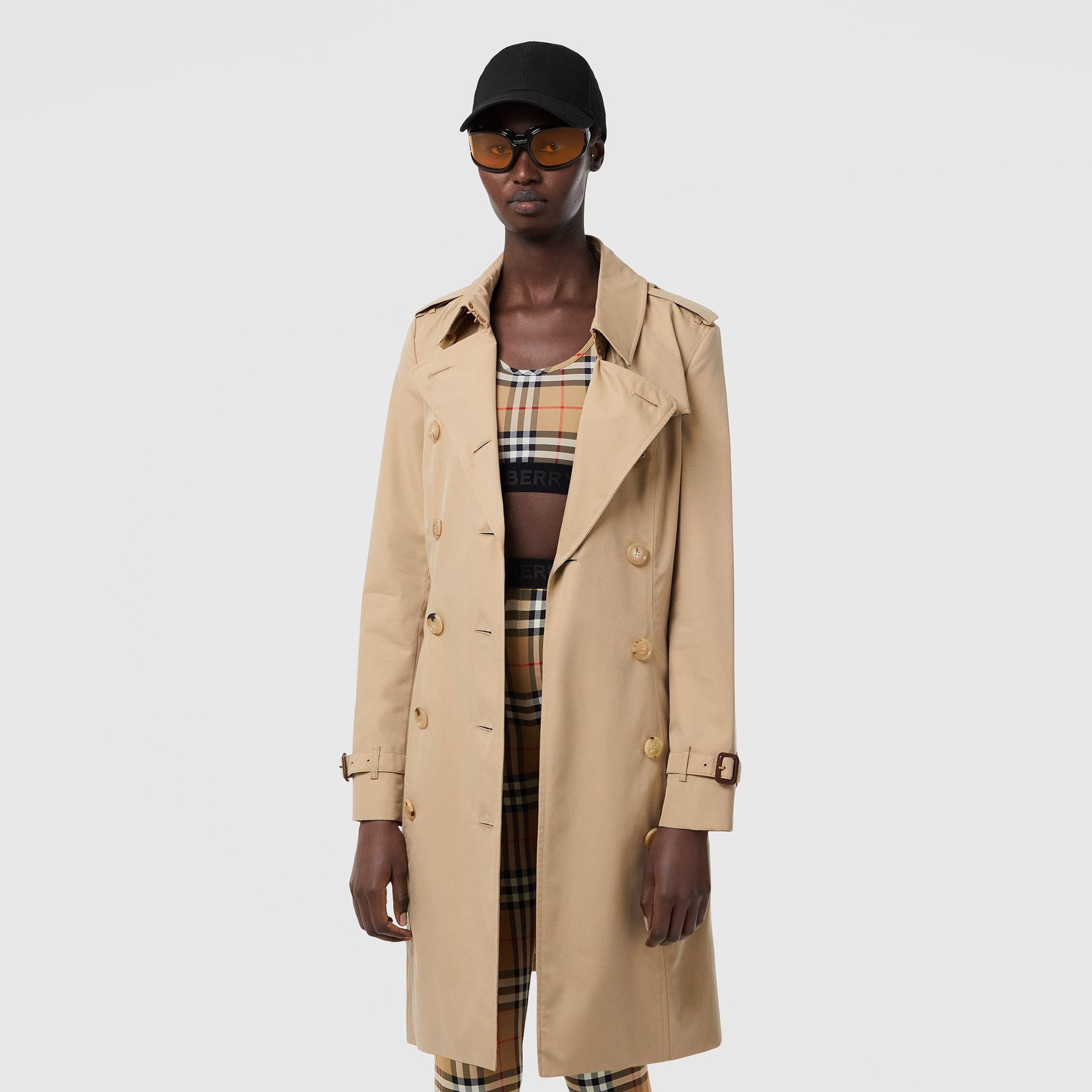 Burberry The Mid-Length Chelsea Heritage Kadın Bej Trençkot