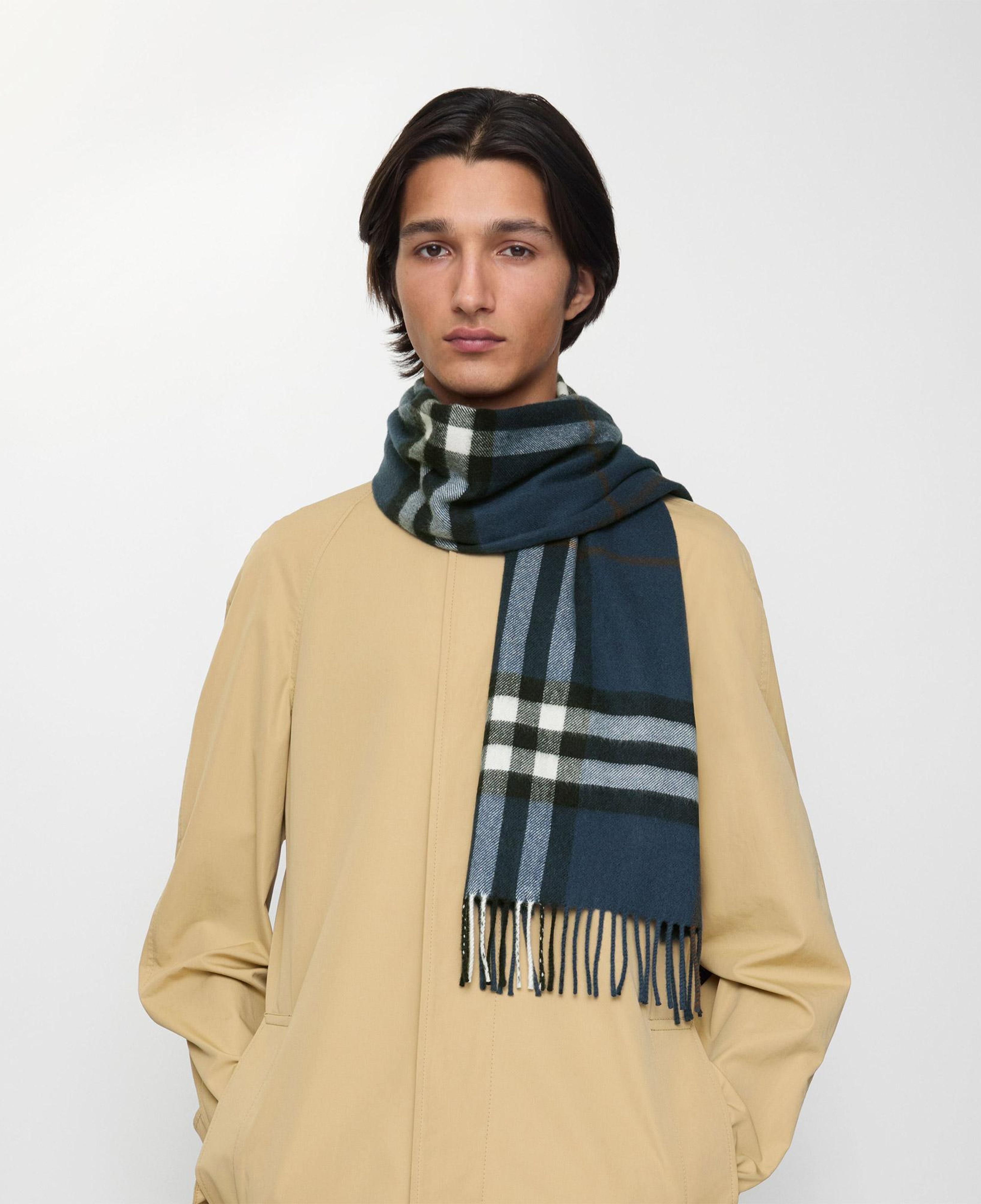 Burberry Giant Check Kadın Mavi Atkı