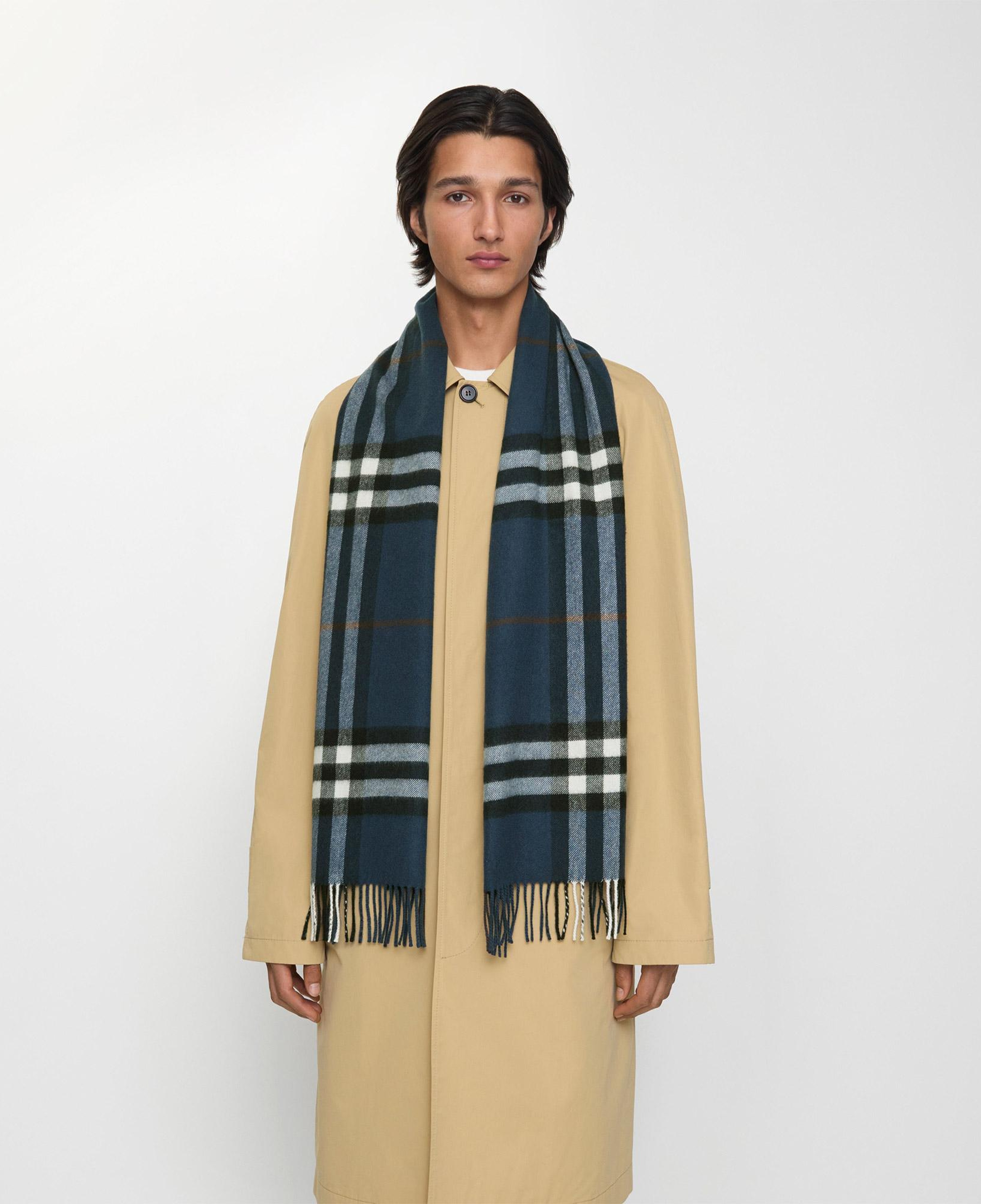 Burberry Giant Check Kadın Mavi Atkı