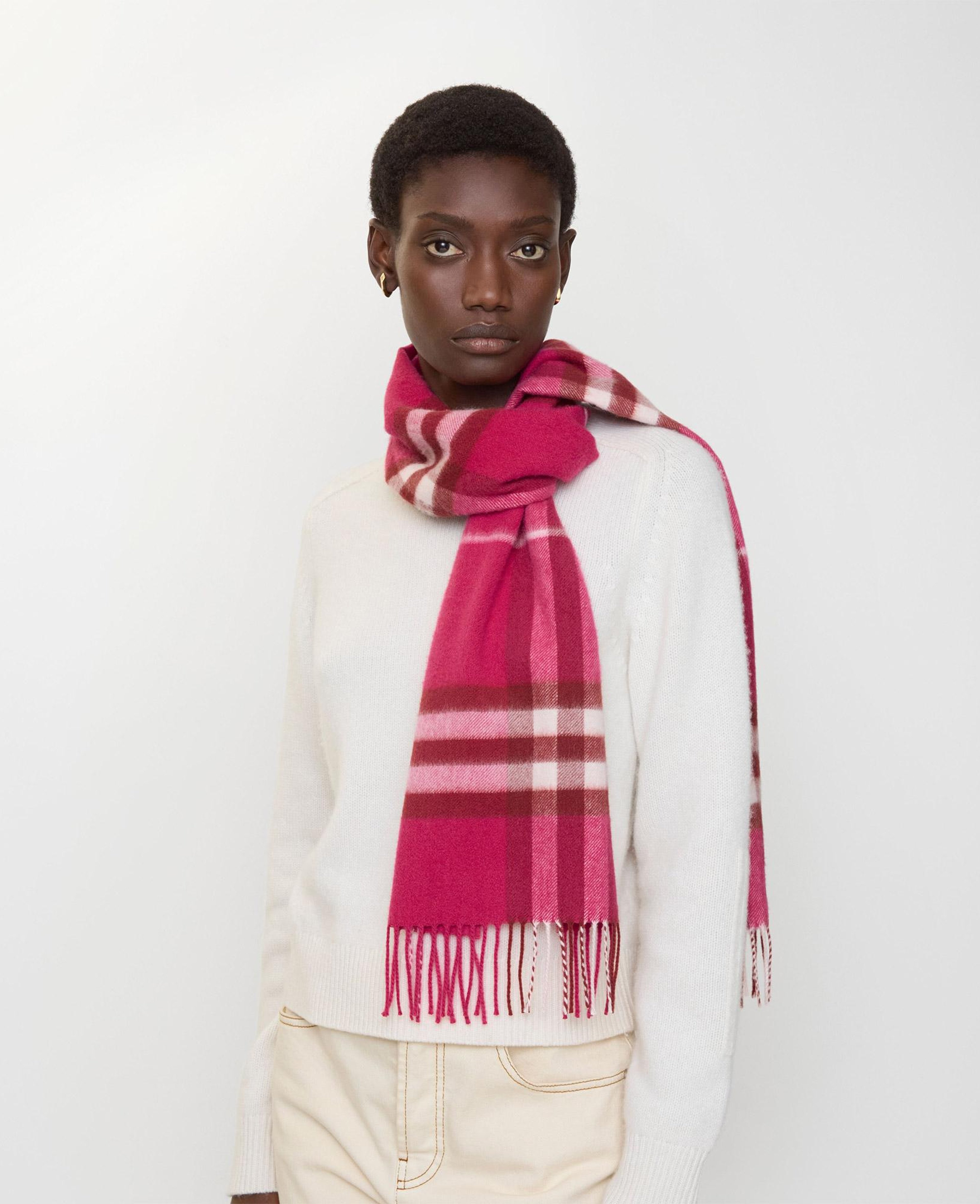 Burberry Giant Check Kadın Pembe Atkı