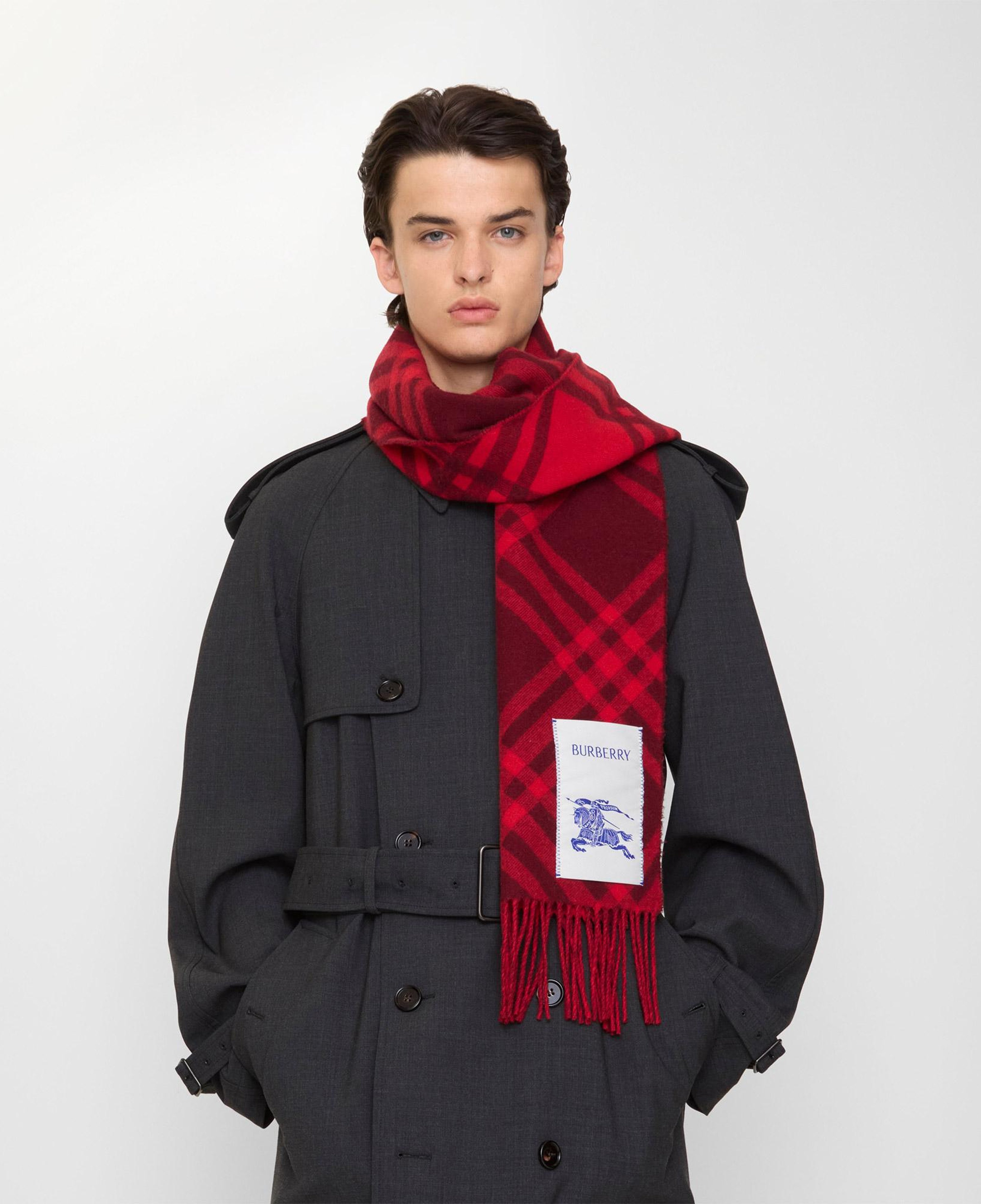 Burberry 168X30 Tbar Bias Check Kadın Kırmızı Atkı