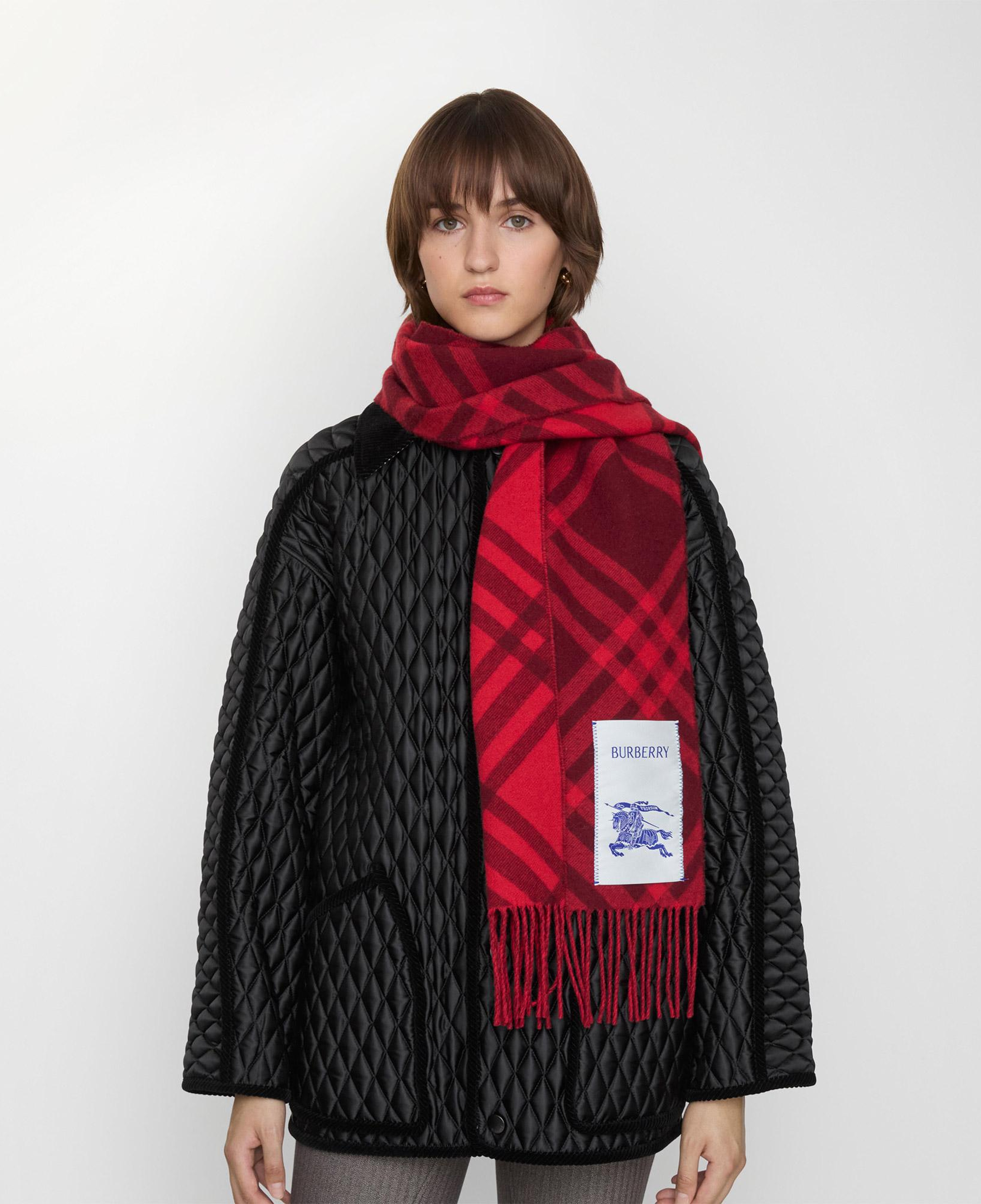 Burberry 168X30 Tbar Bias Check Kadın Kırmızı Atkı