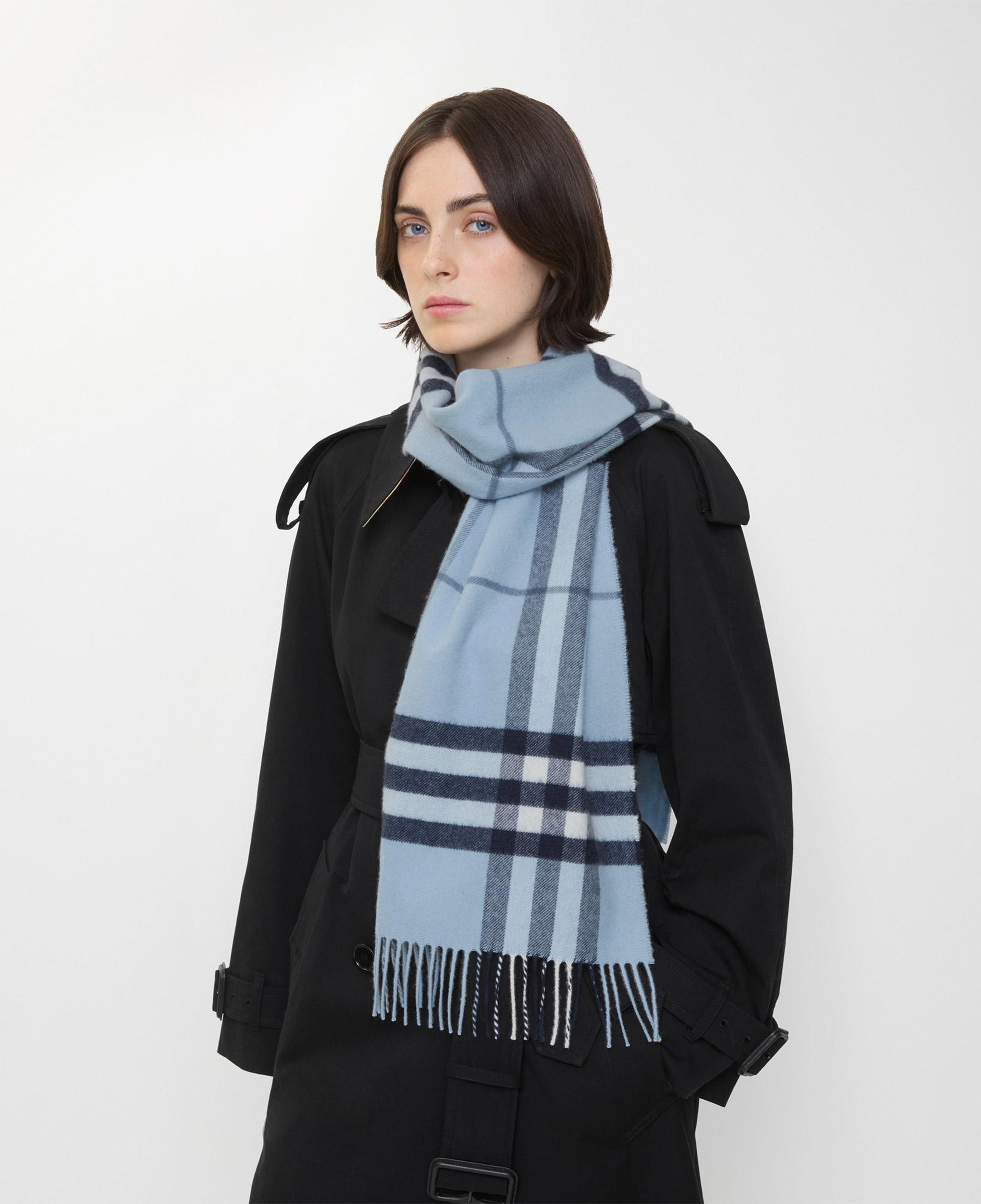 Burberry Giant Check Kadın Mavi Atkı