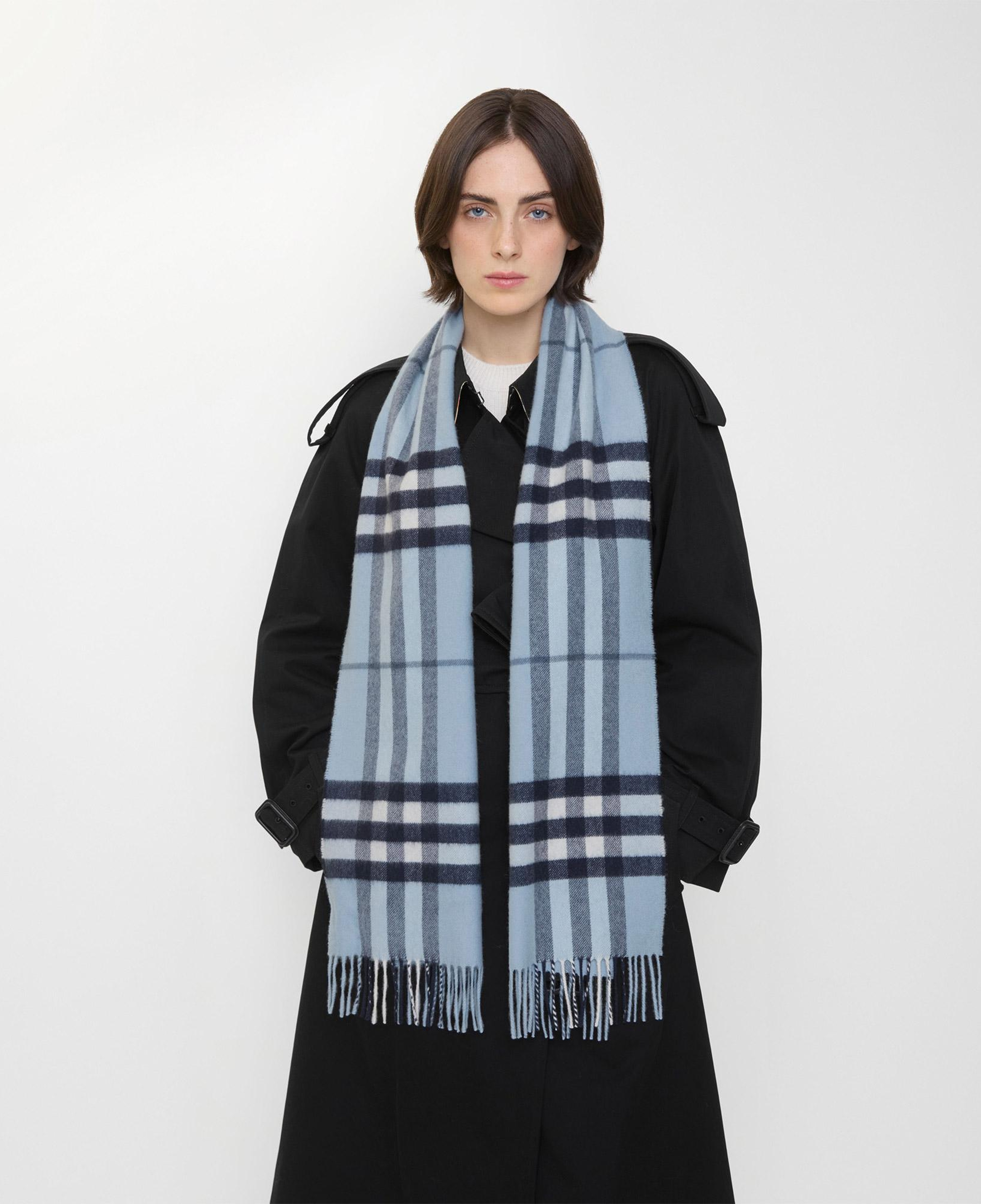 Burberry Giant Check Kadın Mavi Atkı