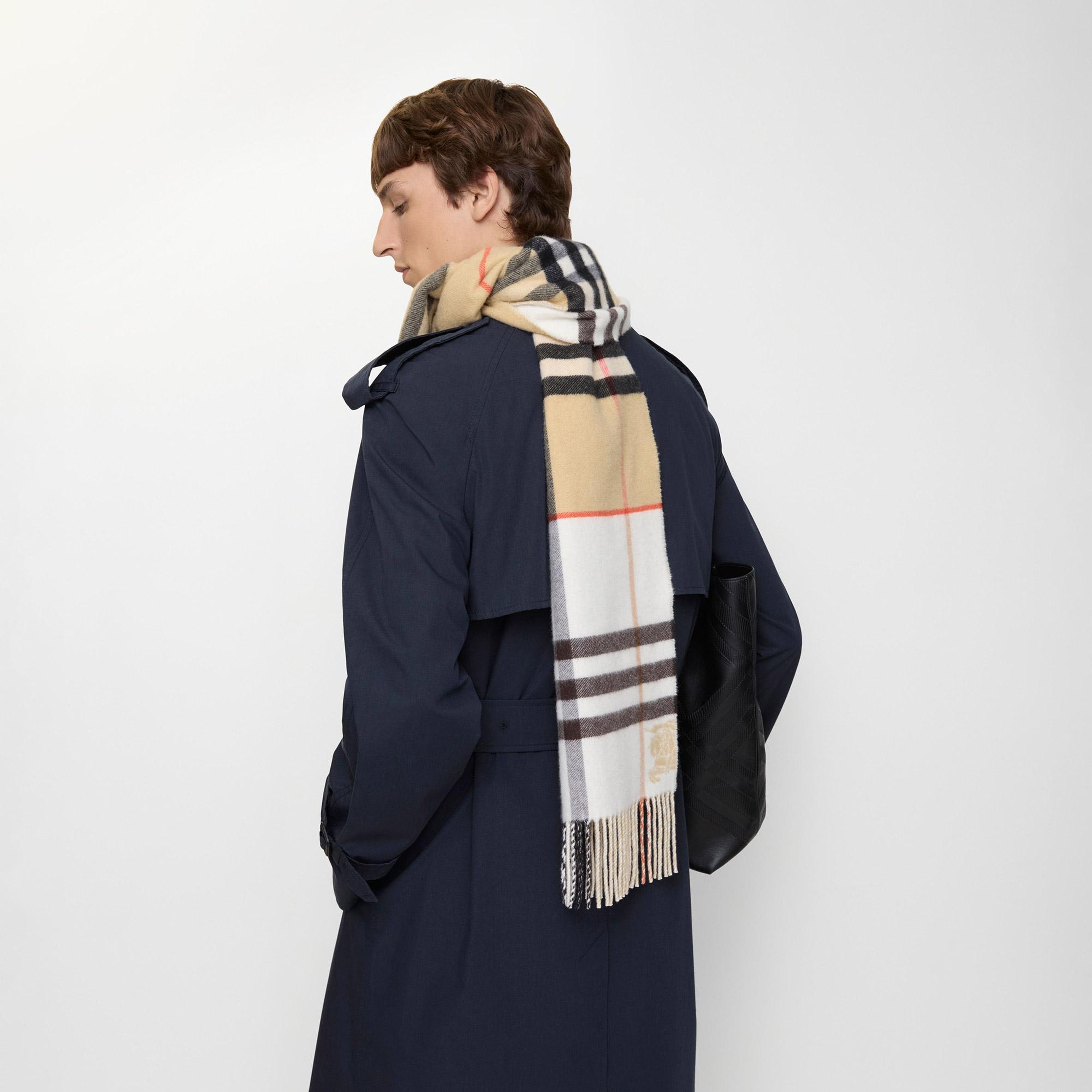 Burberry Kadın Krem Atkı