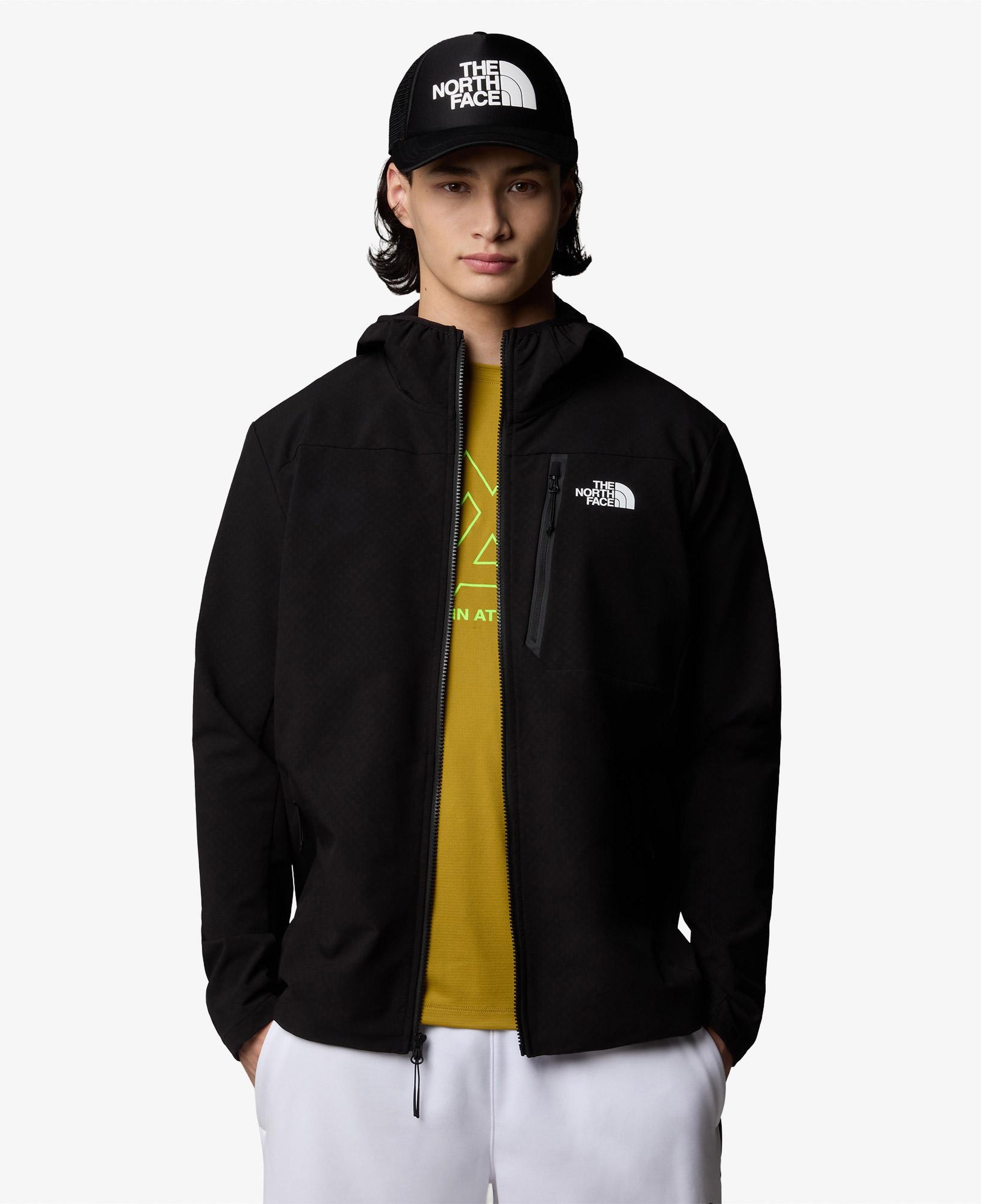 The North Face Mountain Athletics Softshell Erkek Siyah Ceket