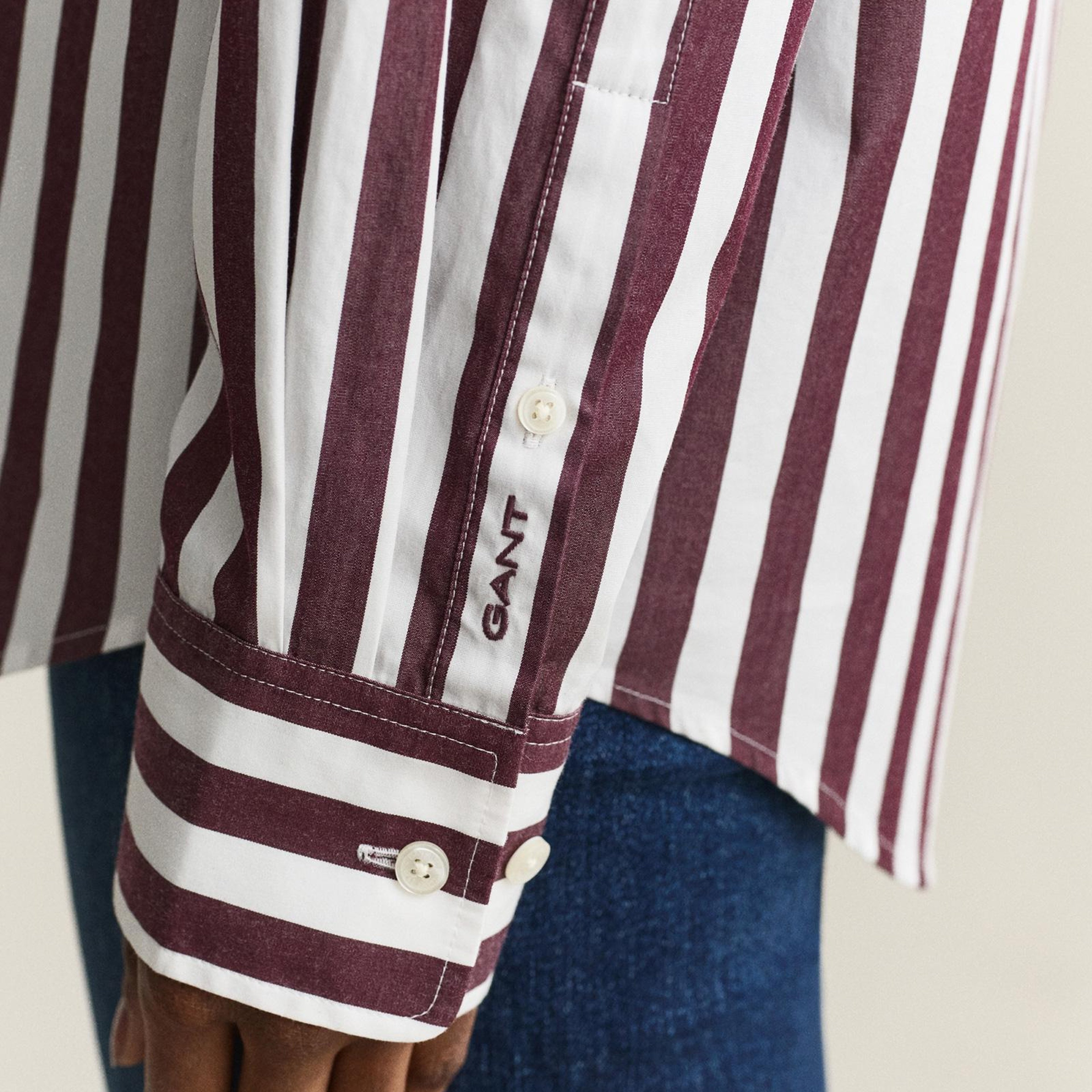 GANT Kadın Kırmızı Relaxed Fit %100 Pamuk Gömlek