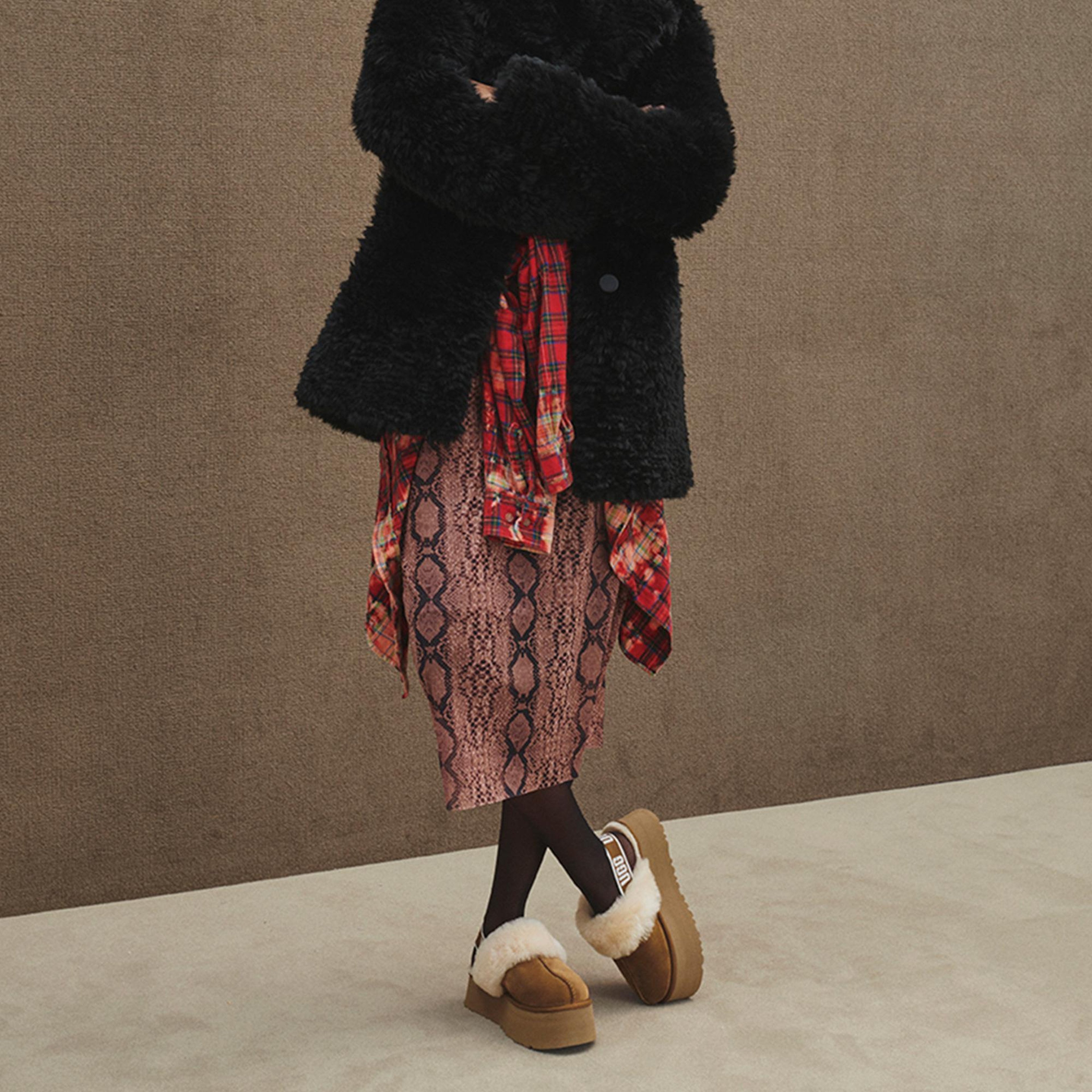 UGG Funkette Slipper Kadın Taba Terlik