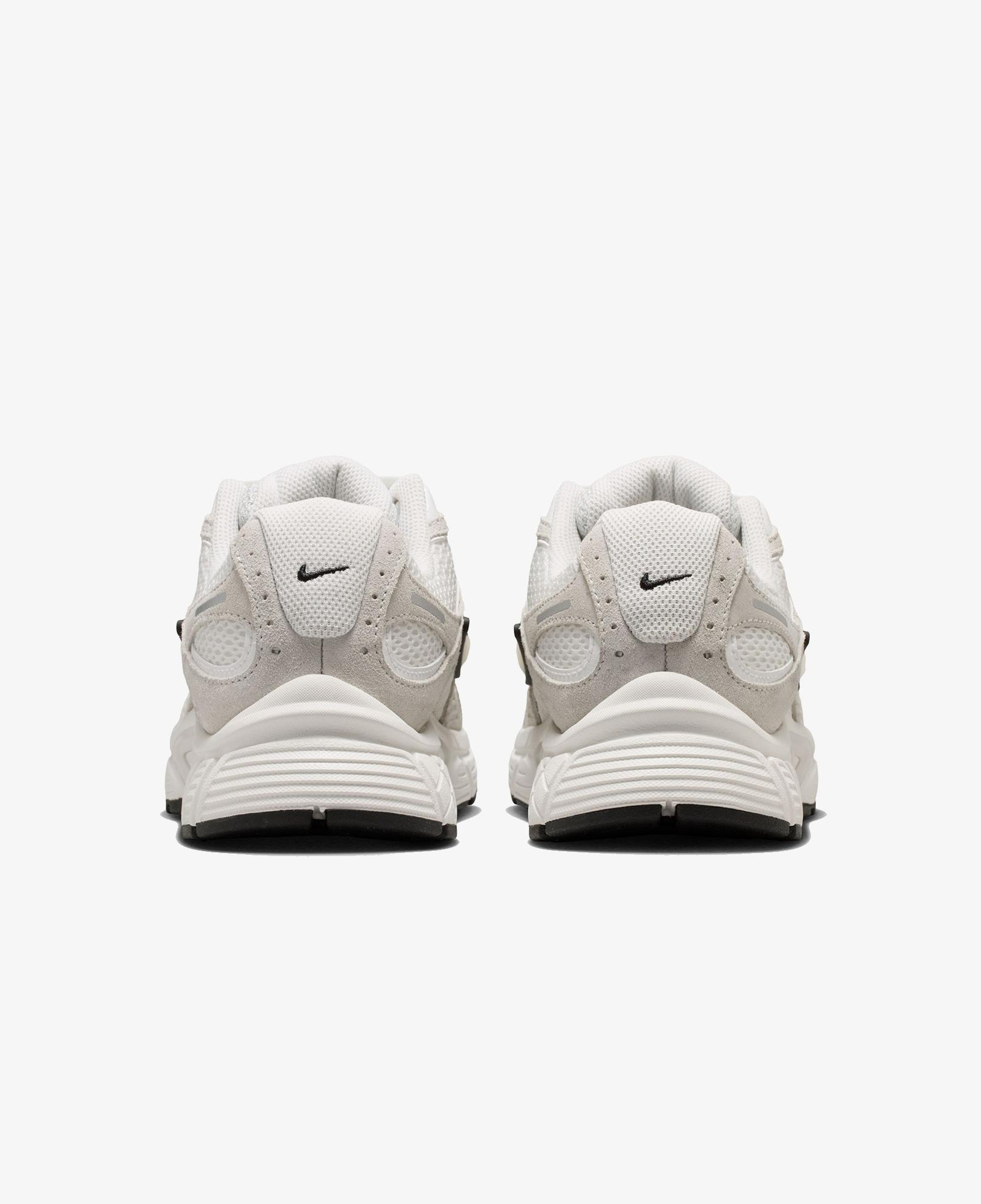 Nike V5 RNR Suede 2 Kadın Krem Rengi Spor Ayakkabı