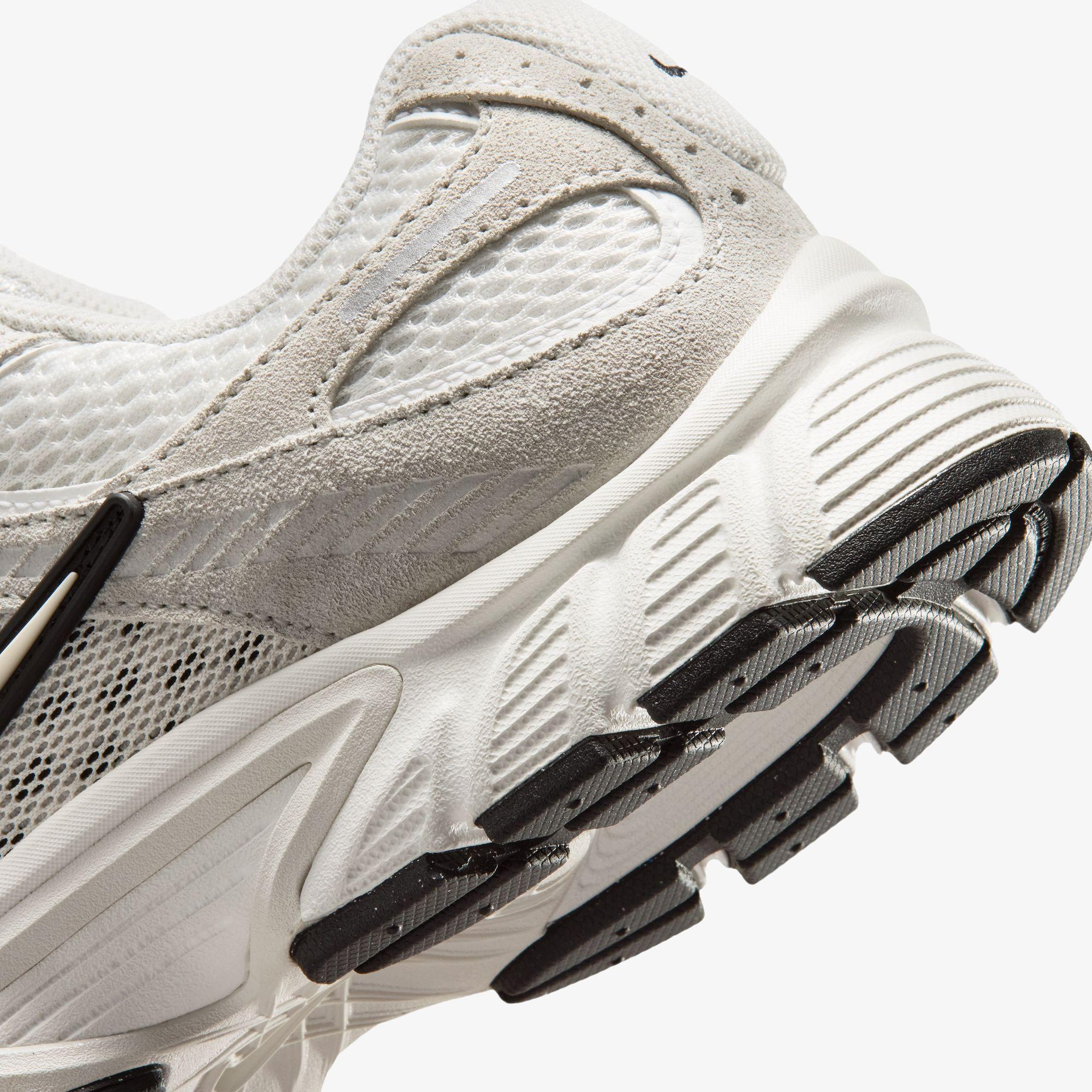 Nike V5 RNR Suede 2 Kadın Krem Rengi Spor Ayakkabı