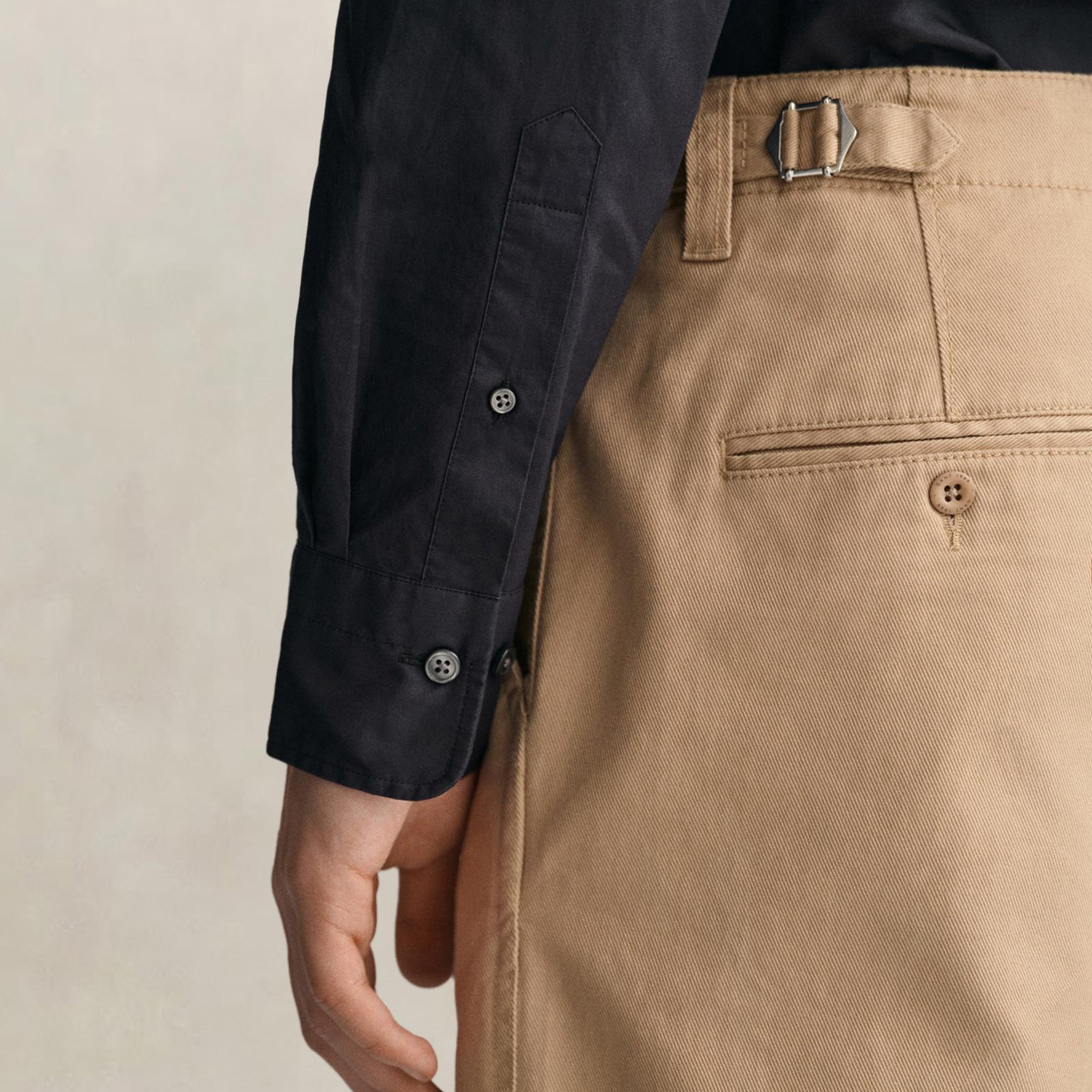 GANT Erkek Siyah Slim Fit Düğmeli Yaka Broadcloth Gömlek