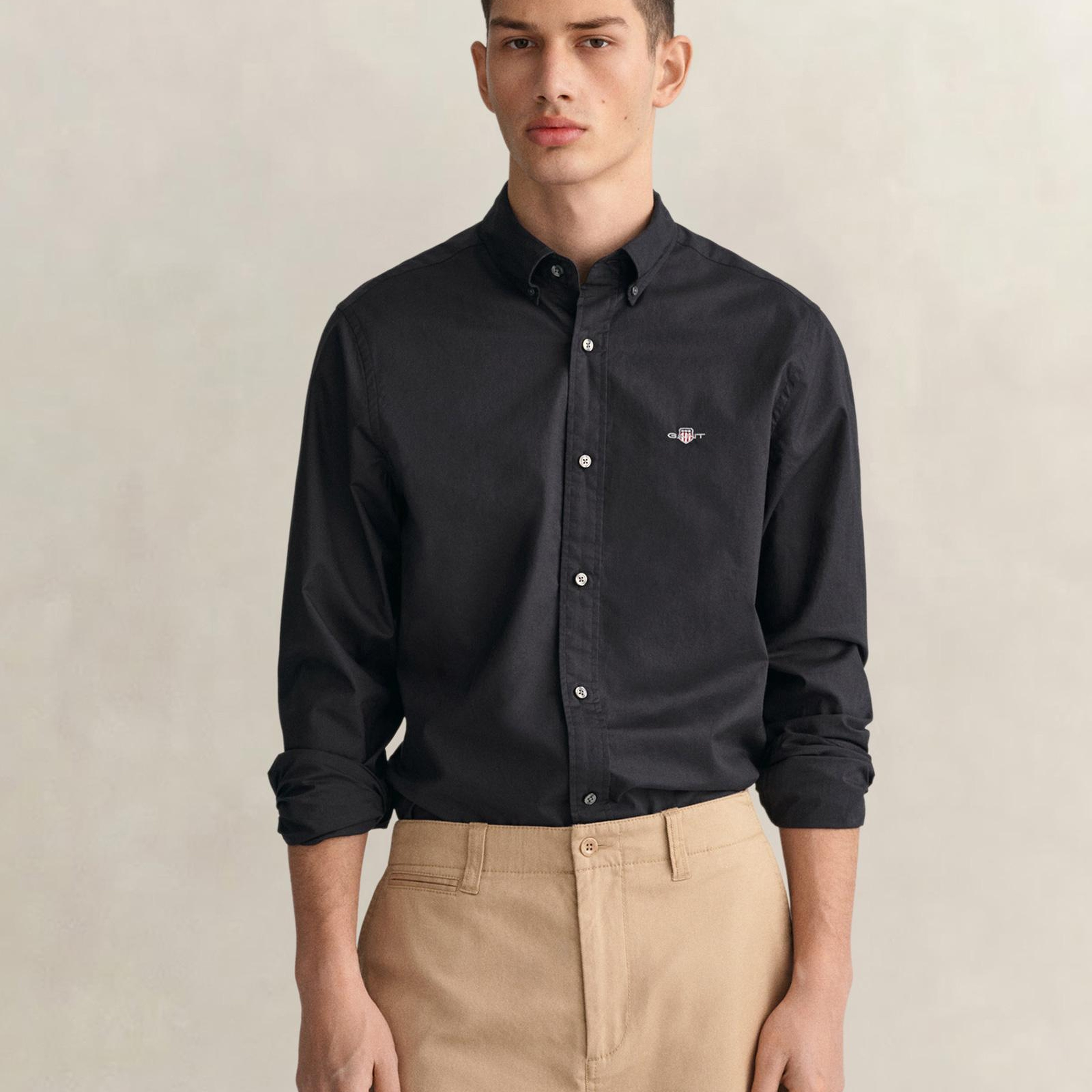 GANT Erkek Siyah Slim Fit Düğmeli Yaka Broadcloth Gömlek