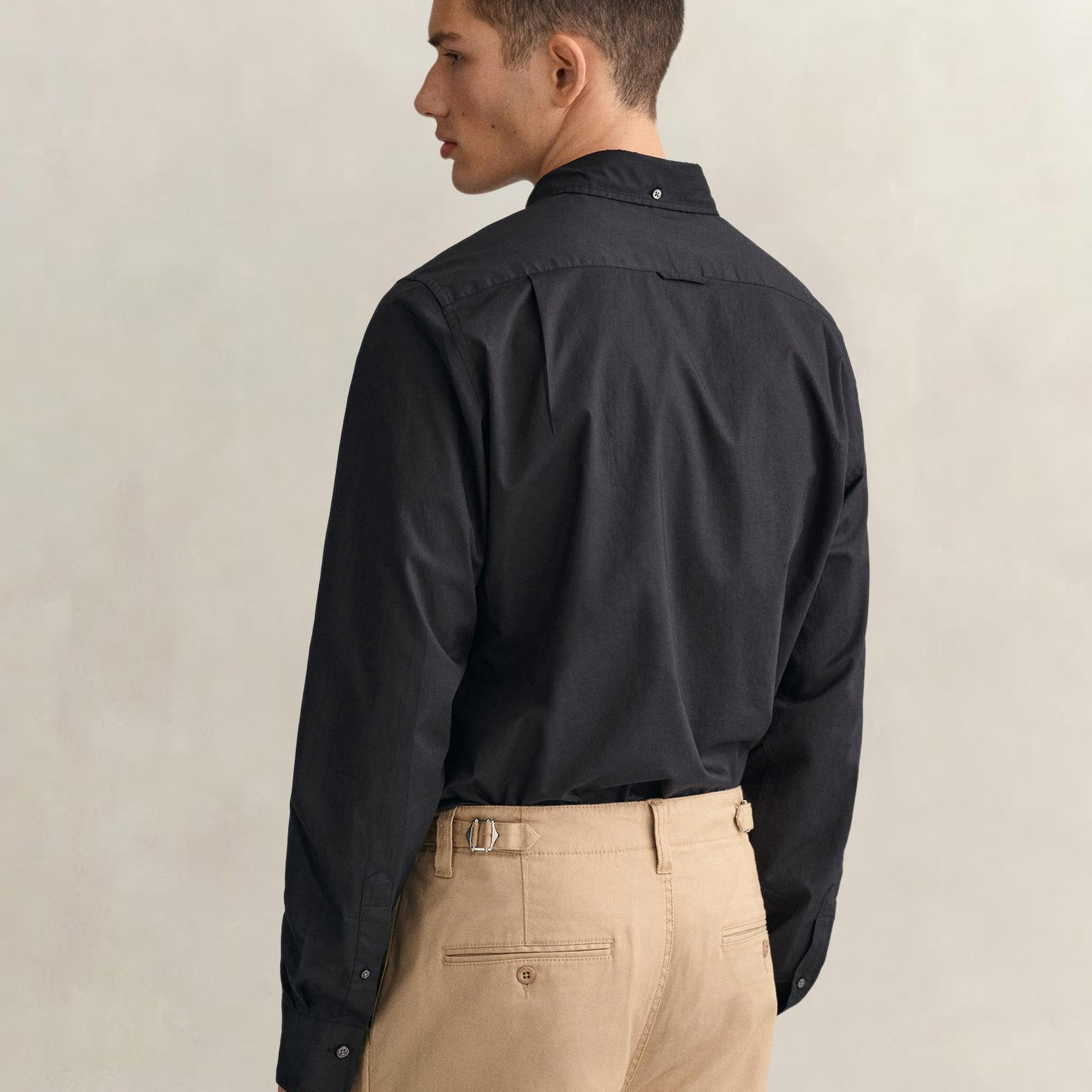 GANT Erkek Siyah Slim Fit Düğmeli Yaka Broadcloth Gömlek